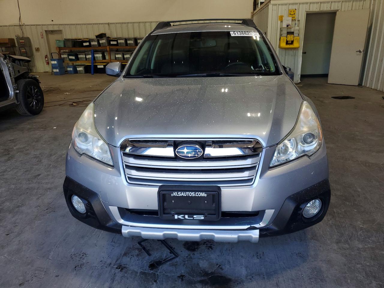 2014 Subaru Outback 3.6r Limited Silver vin: 4S4BRDMC2E2278464