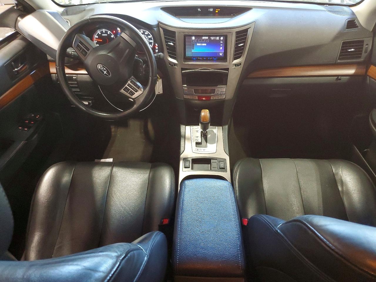 2014 Subaru Outback 3.6r Limited Silver vin: 4S4BRDMC2E2278464