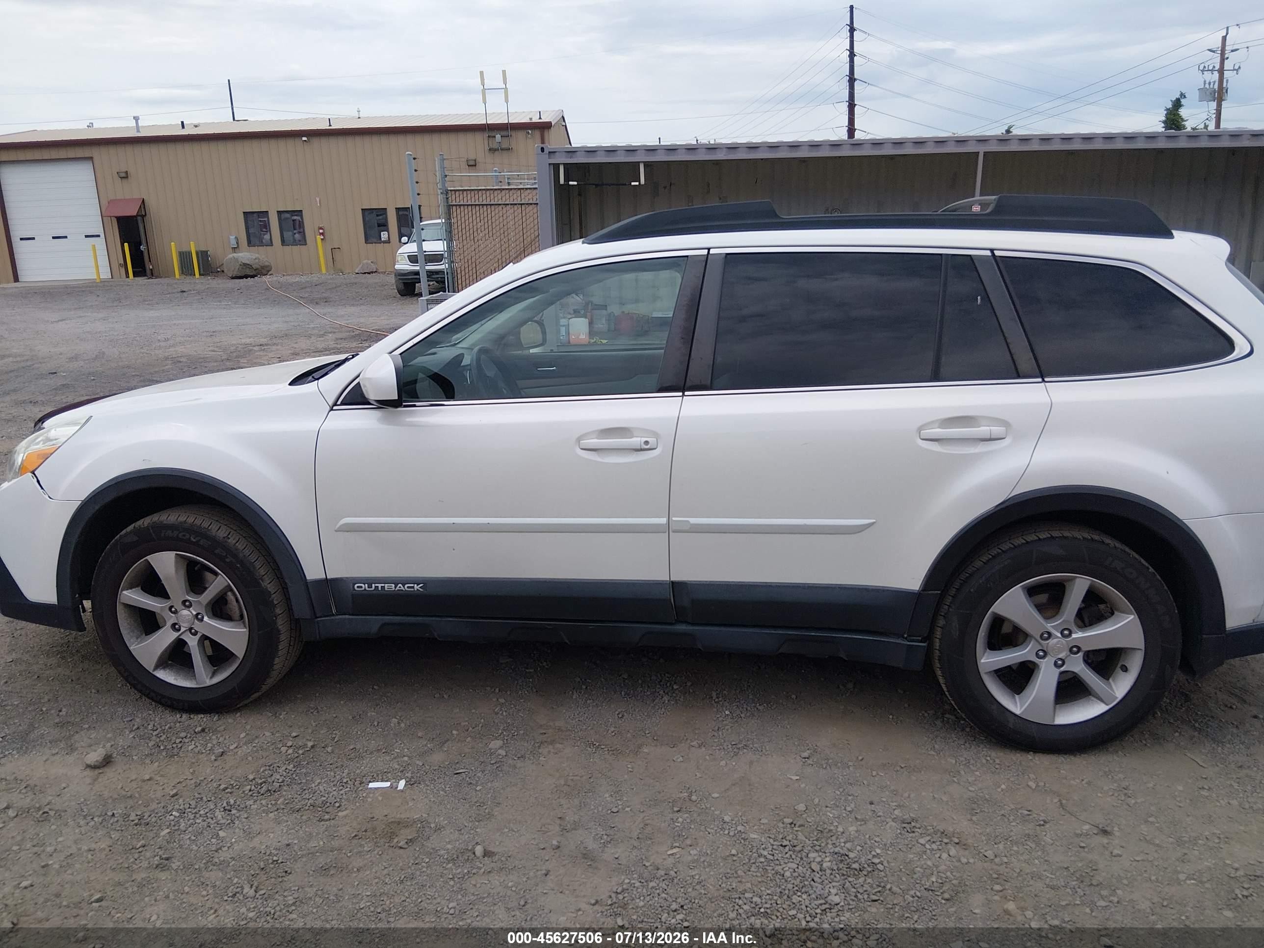2013 Subaru Outback 3.6r Limited White vin: 4S4BRDPC4D2232712