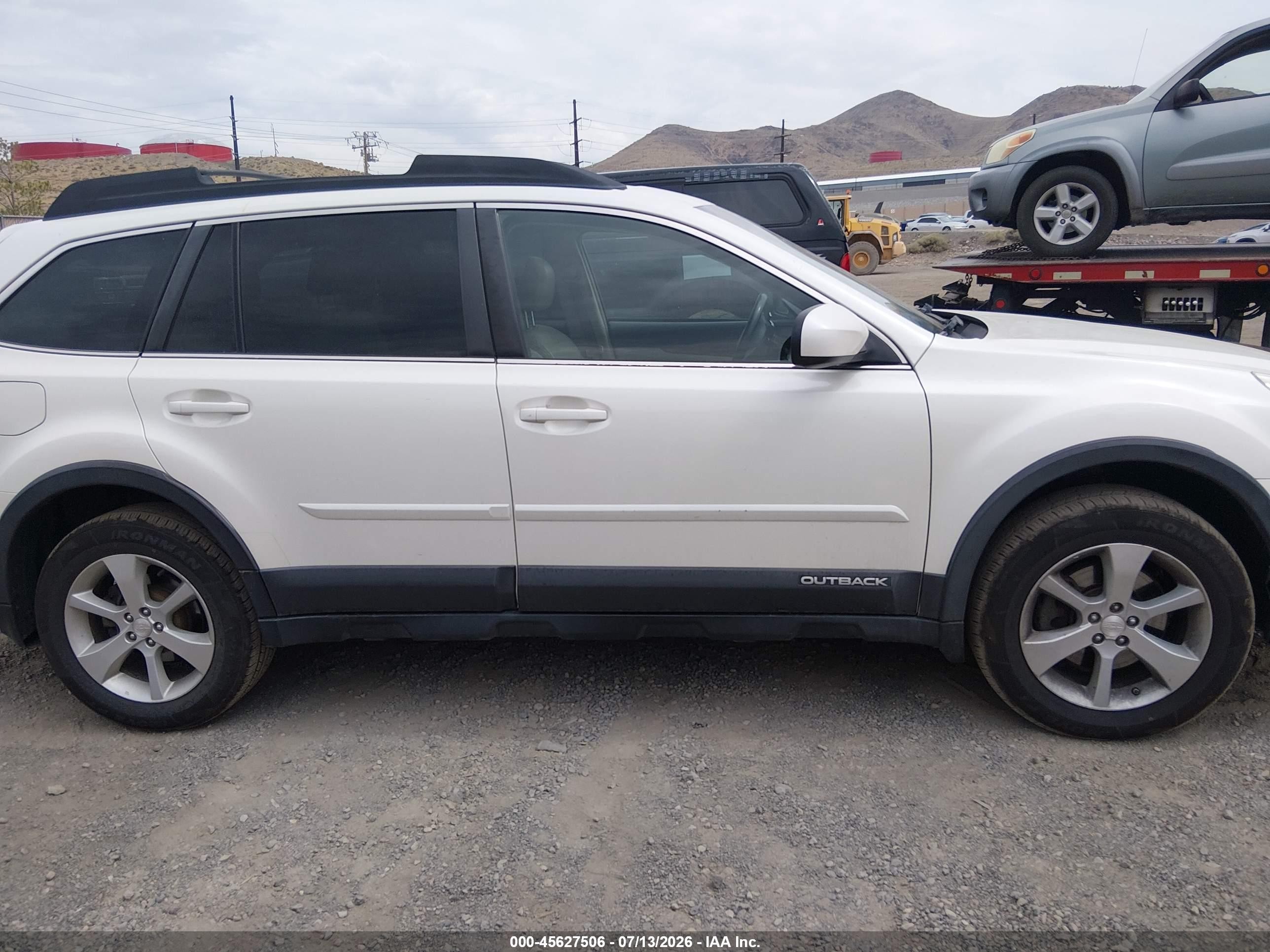 2013 Subaru Outback 3.6r Limited White vin: 4S4BRDPC4D2232712