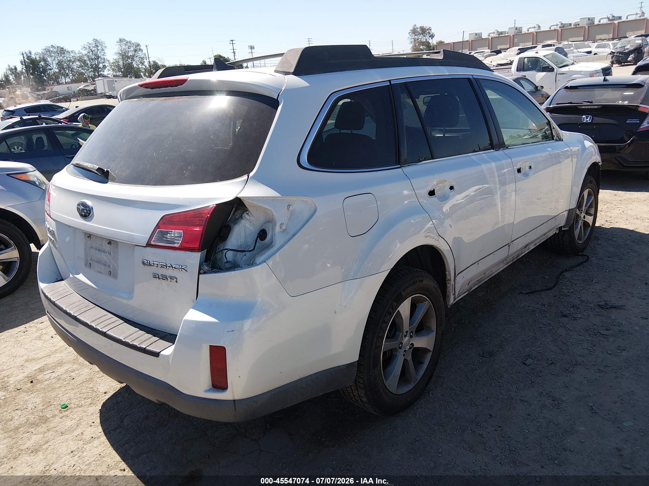 2014 Subaru Outback 3.6r Limited White vin: 4S4BRDPC4E2273004