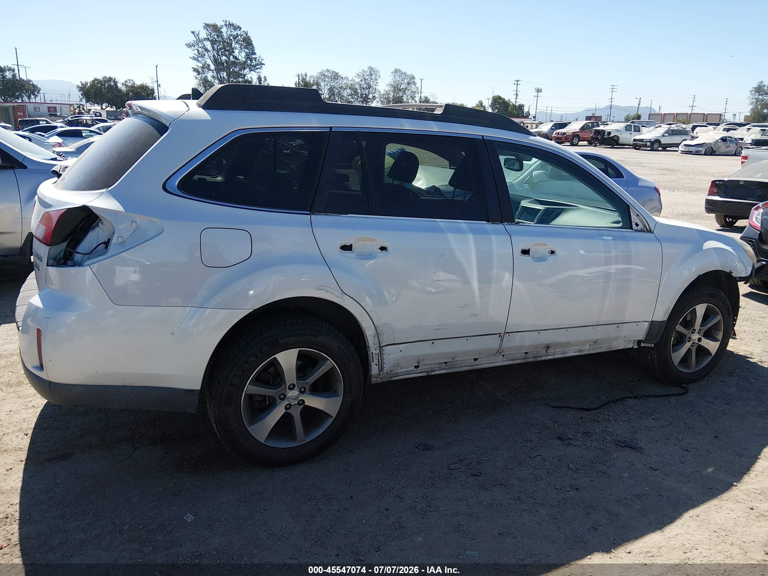 2014 Subaru Outback 3.6r Limited White vin: 4S4BRDPC4E2273004
