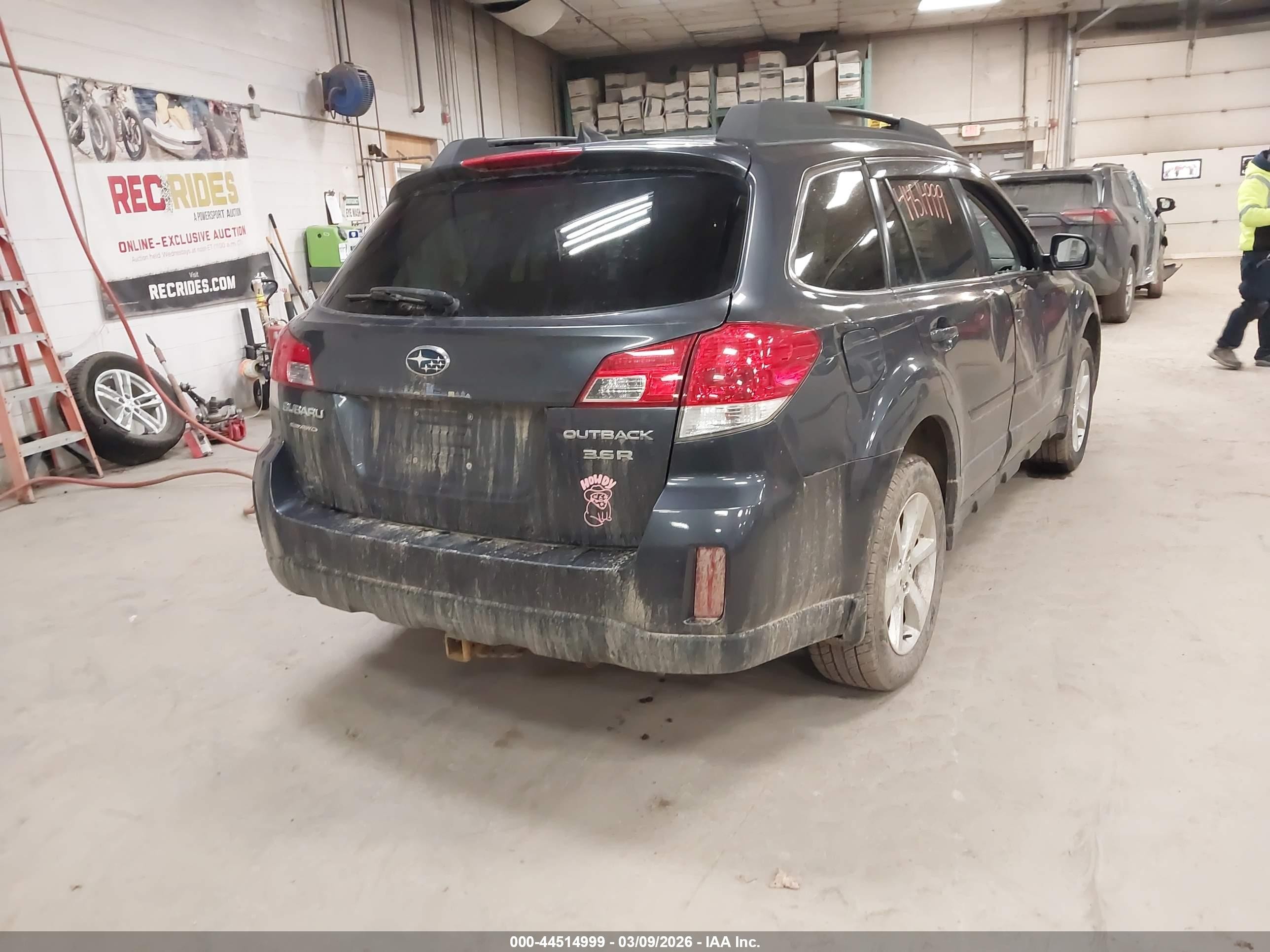 2013 Subaru Outback 3.6r Limited Blue vin: 4S4BRDPC6D2214261