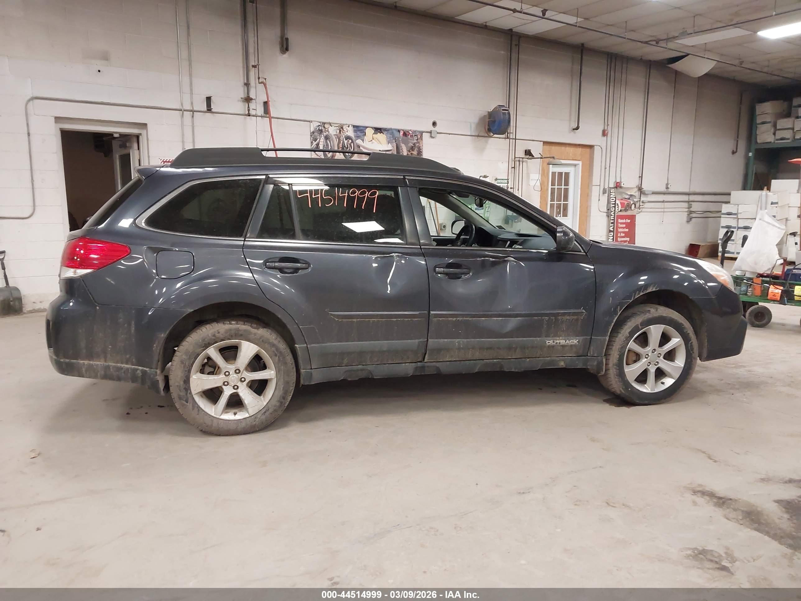 2013 Subaru Outback 3.6r Limited Blue vin: 4S4BRDPC6D2214261