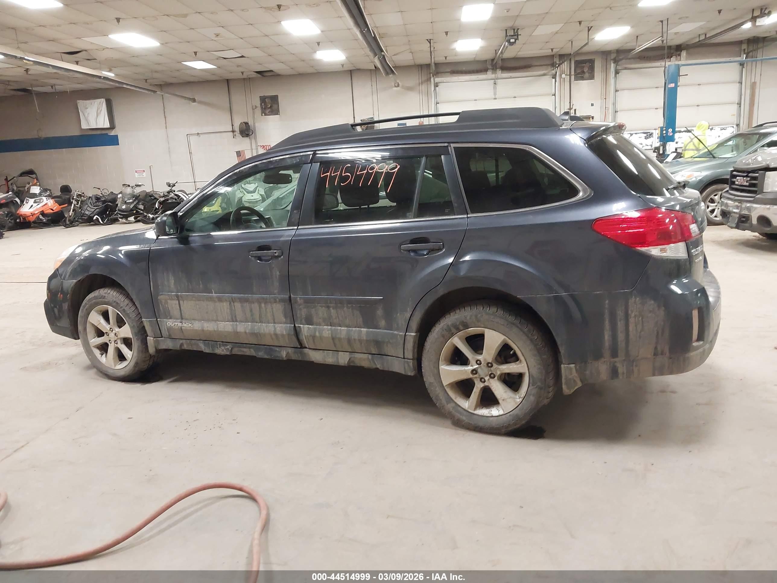 2013 Subaru Outback 3.6r Limited Blue vin: 4S4BRDPC6D2214261