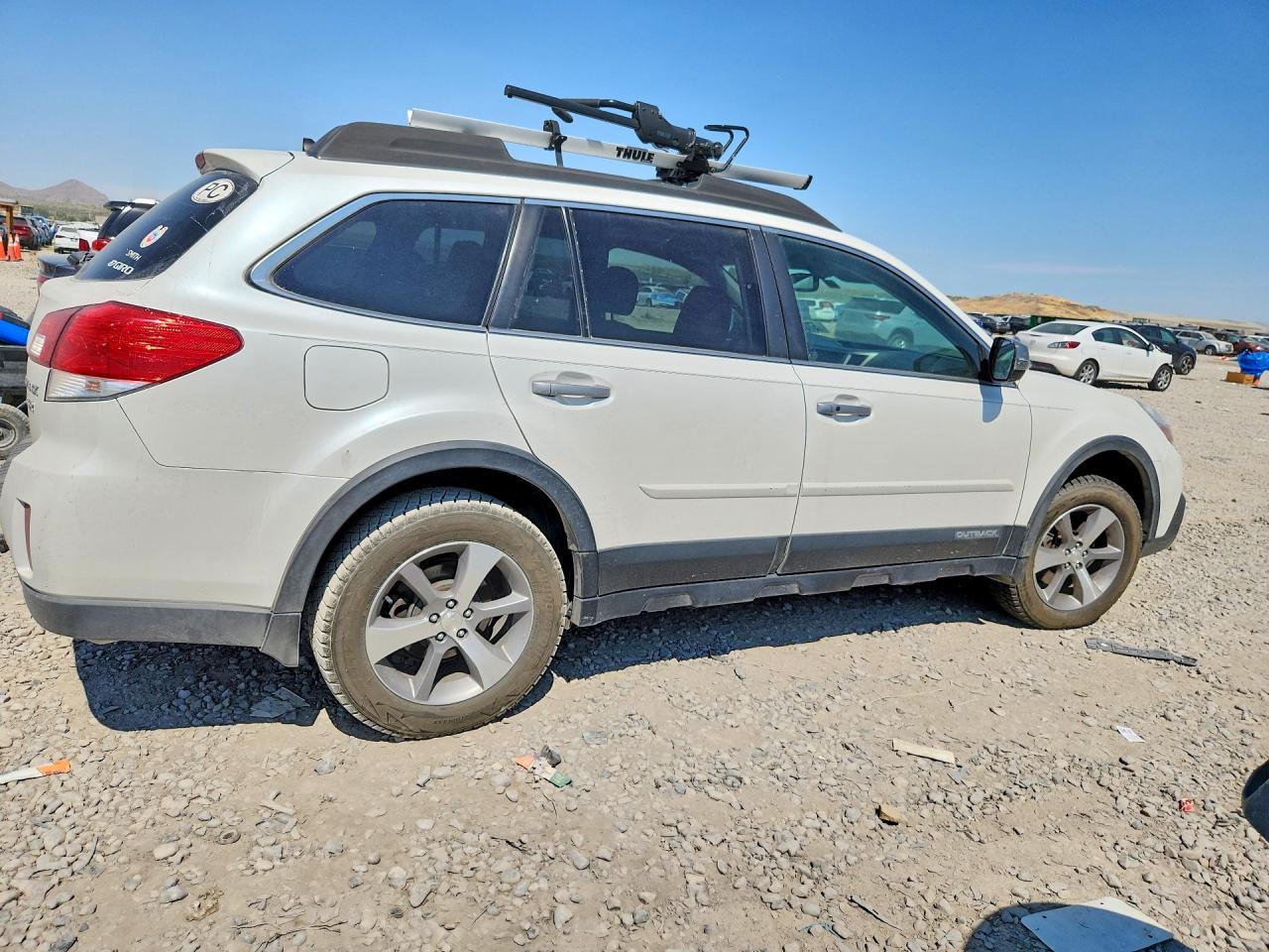 2014 Subaru Outback 3.6r Premium White vin: 4S4BRDPC6E2205349