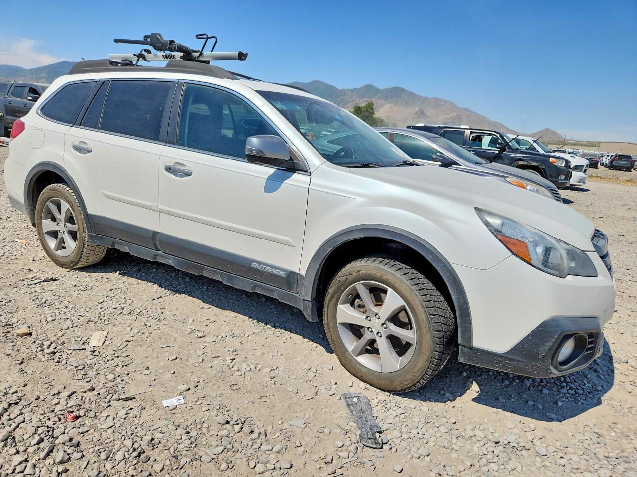 2014 Subaru Outback 3.6r Premium White vin: 4S4BRDPC6E2205349