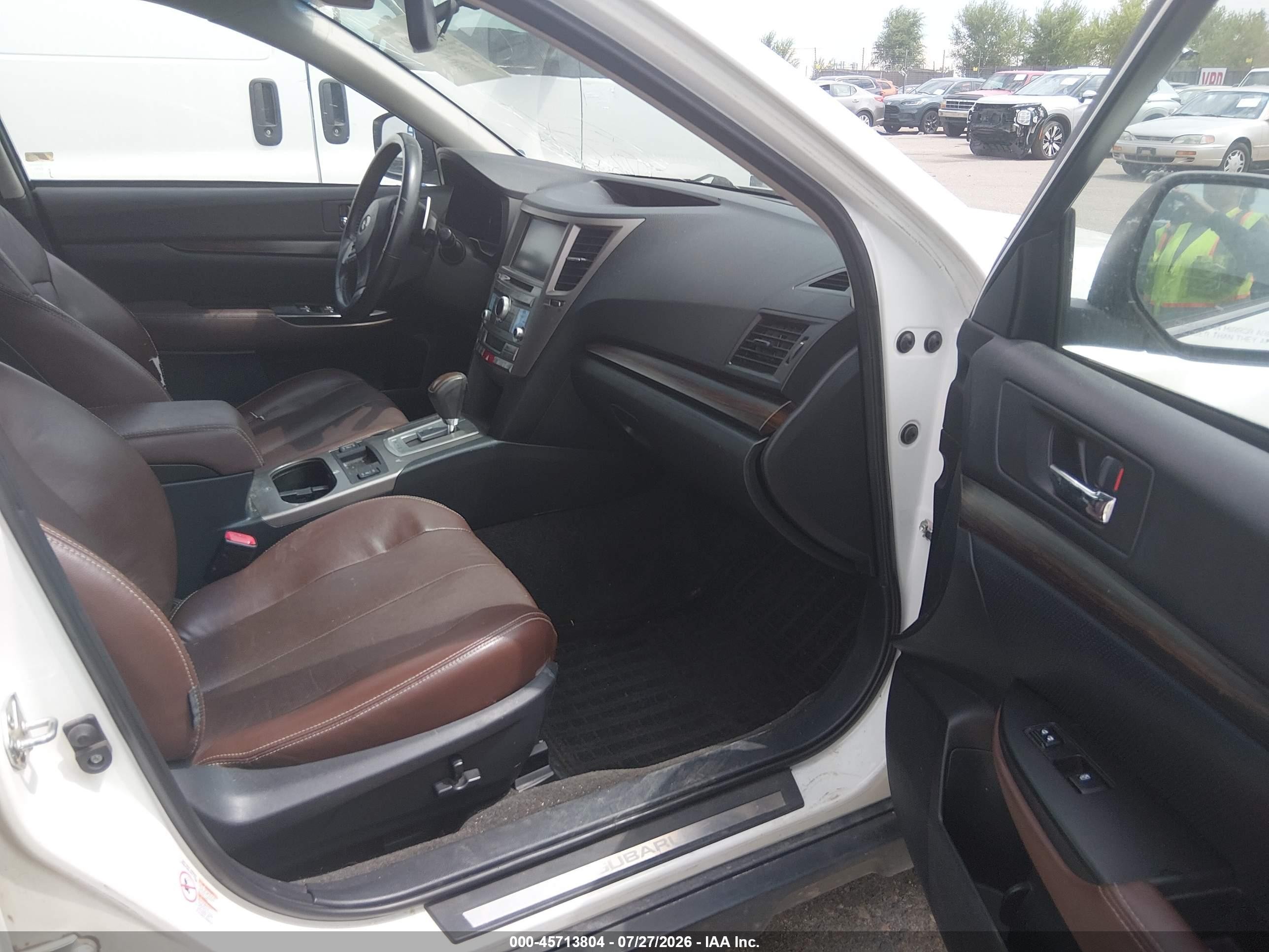 2014 Subaru Outback 3.6r Limited Белый vin: 4S4BRDPC9E2213820