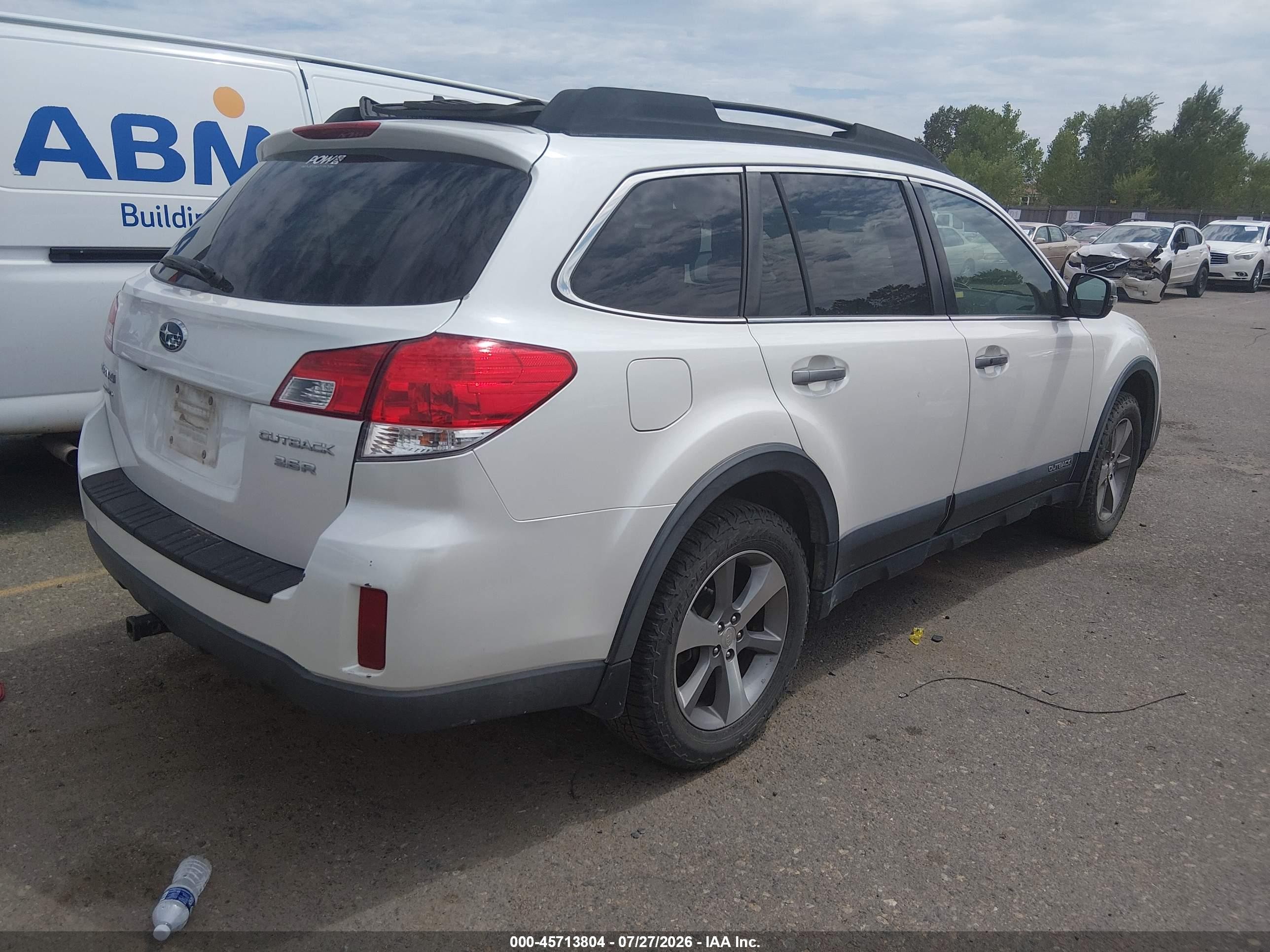 2014 Subaru Outback 3.6r Limited Белый vin: 4S4BRDPC9E2213820
