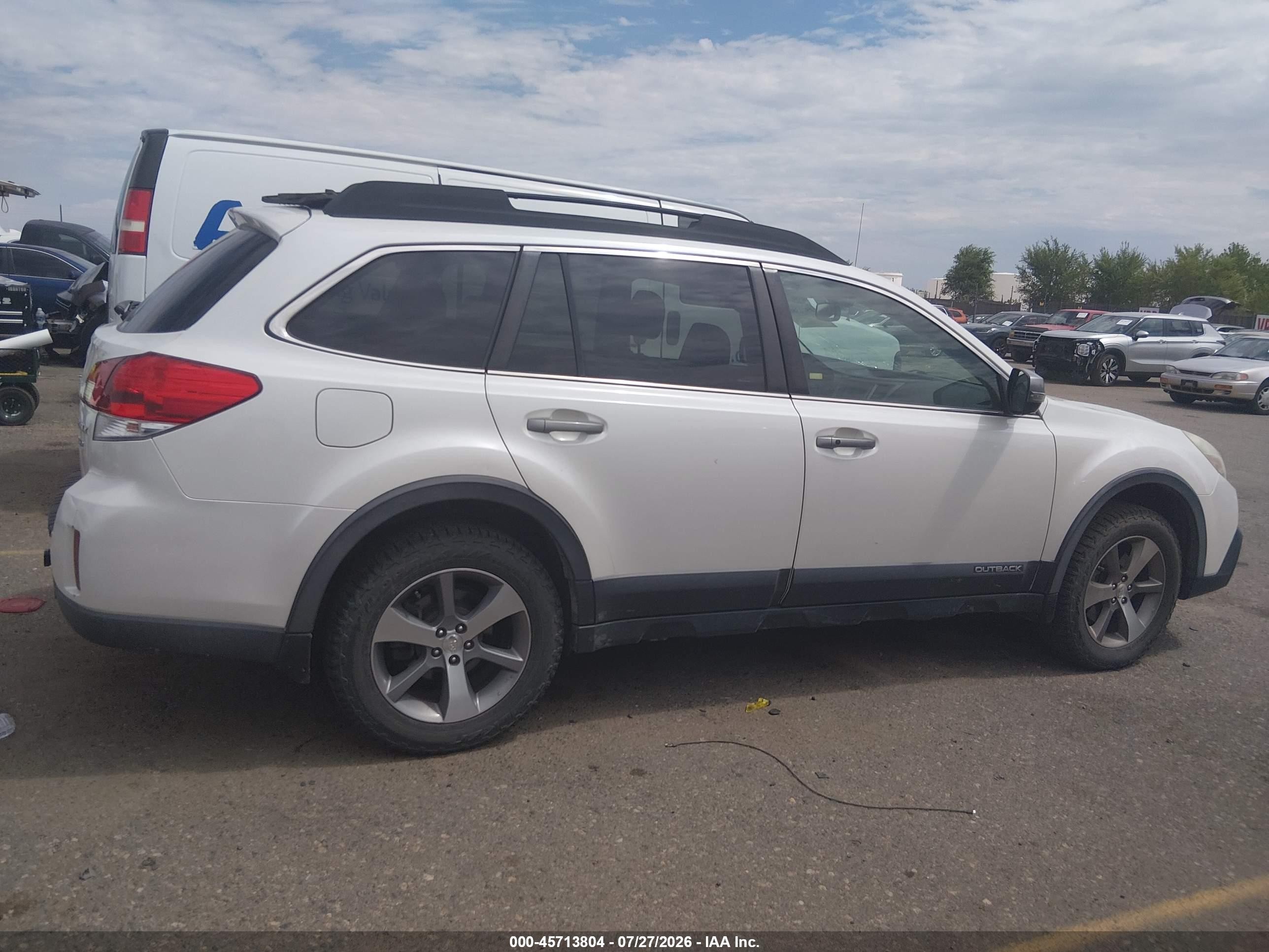 2014 Subaru Outback 3.6r Limited Белый vin: 4S4BRDPC9E2213820