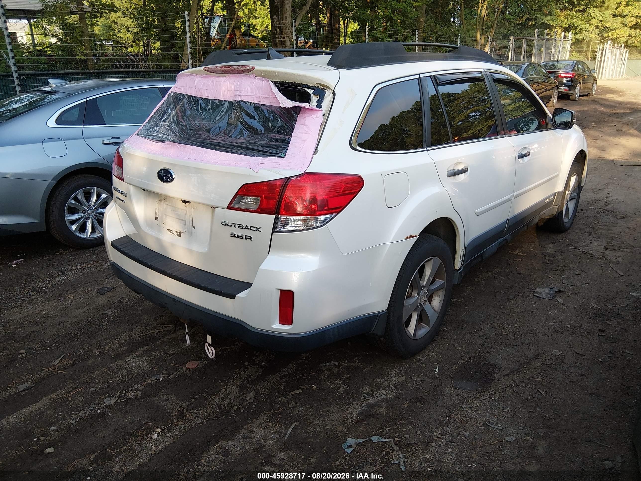 2013 Subaru Outback 3.6r Limited White vin: 4S4BRDSC3D2311781