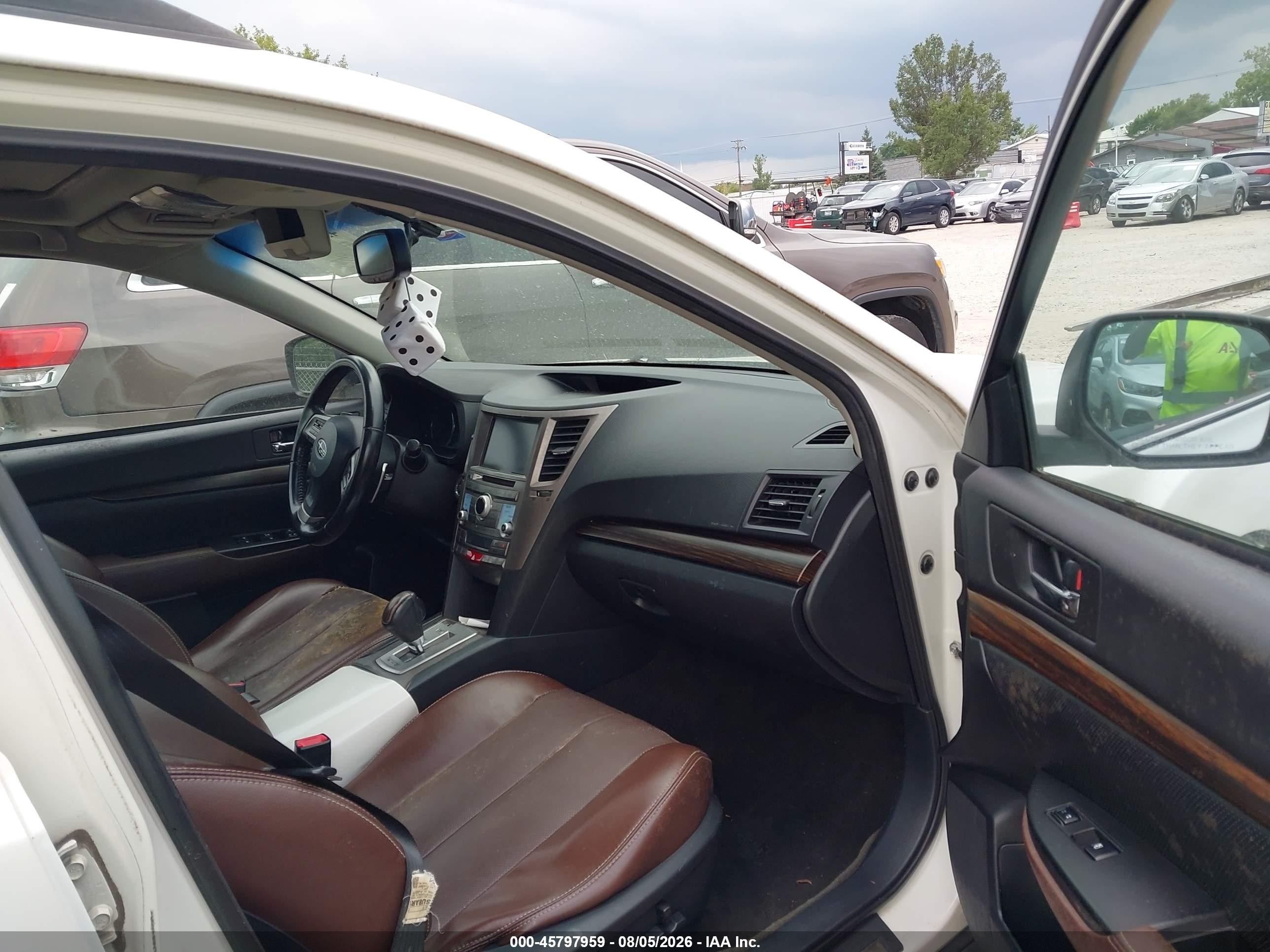 2013 Subaru Outback 3.6r Limited Белый vin: 4S4BRDSC4D2319842