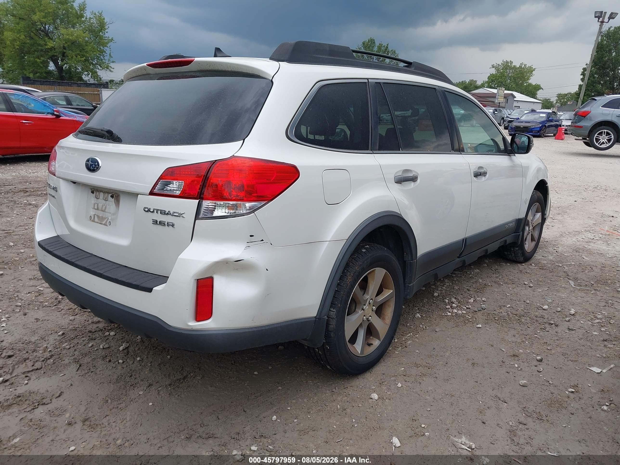 2013 Subaru Outback 3.6r Limited Белый vin: 4S4BRDSC4D2319842