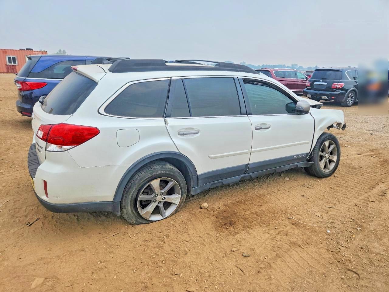 2013 Subaru Outback 3.6r Limited White vin: 4S4BRDSC7D2303814