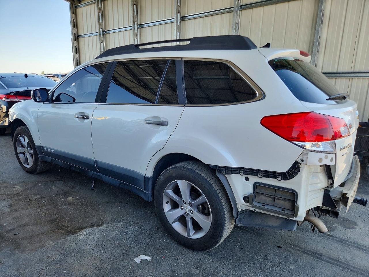 2013 Subaru Outback 3.6r Limited White vin: 4S4BRDSC8D2269060