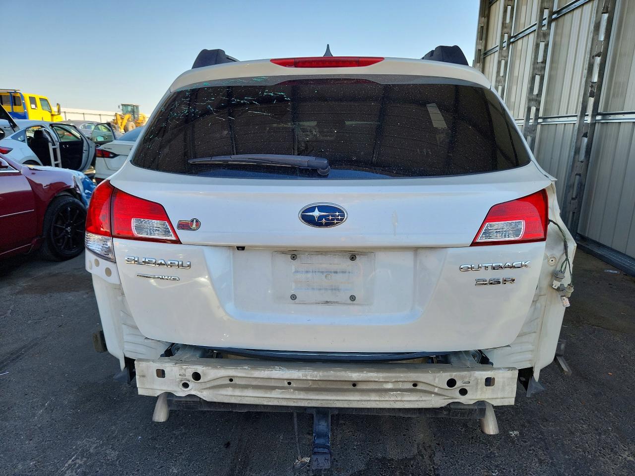 2013 Subaru Outback 3.6r Limited White vin: 4S4BRDSC8D2269060