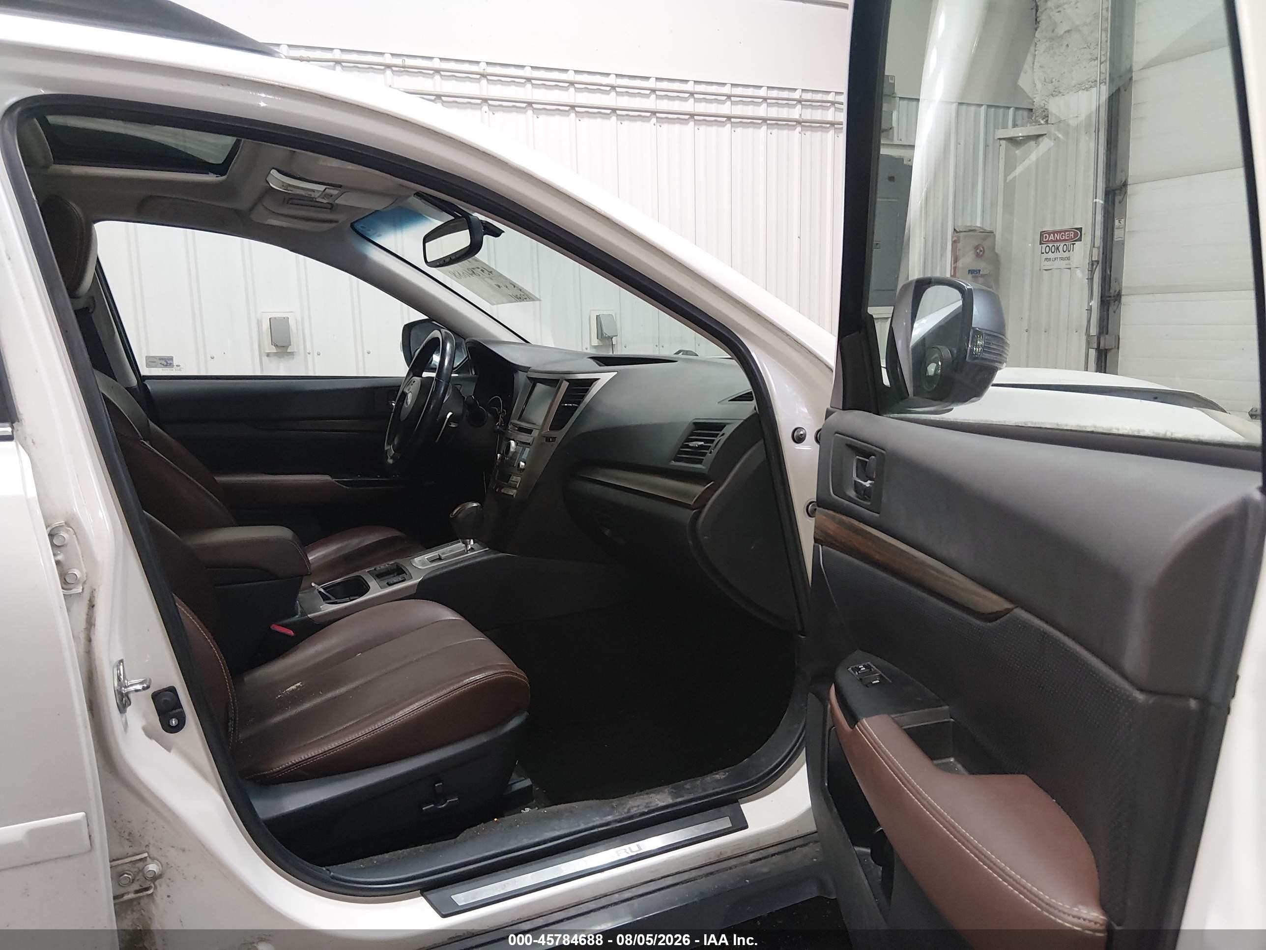 2013 Subaru Outback 3.6r Limited White vin: 4S4BRDSCXD2240045