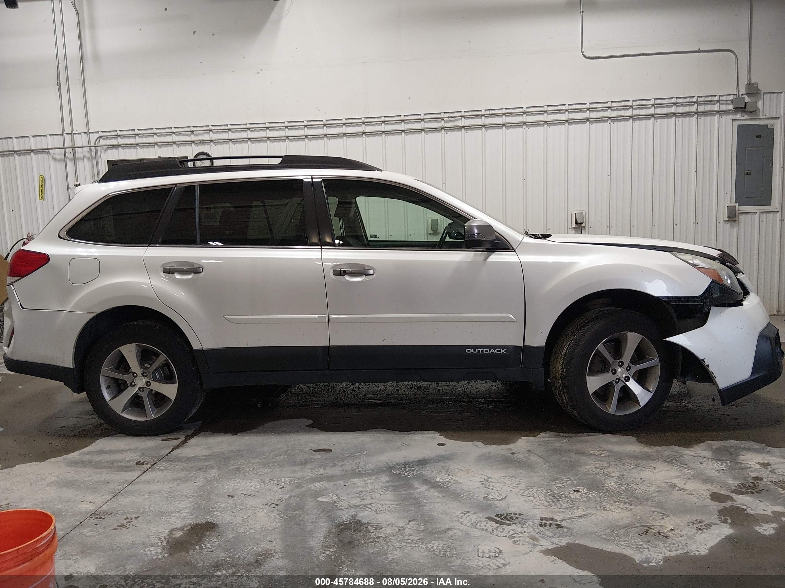 2013 Subaru Outback 3.6r Limited White vin: 4S4BRDSCXD2240045