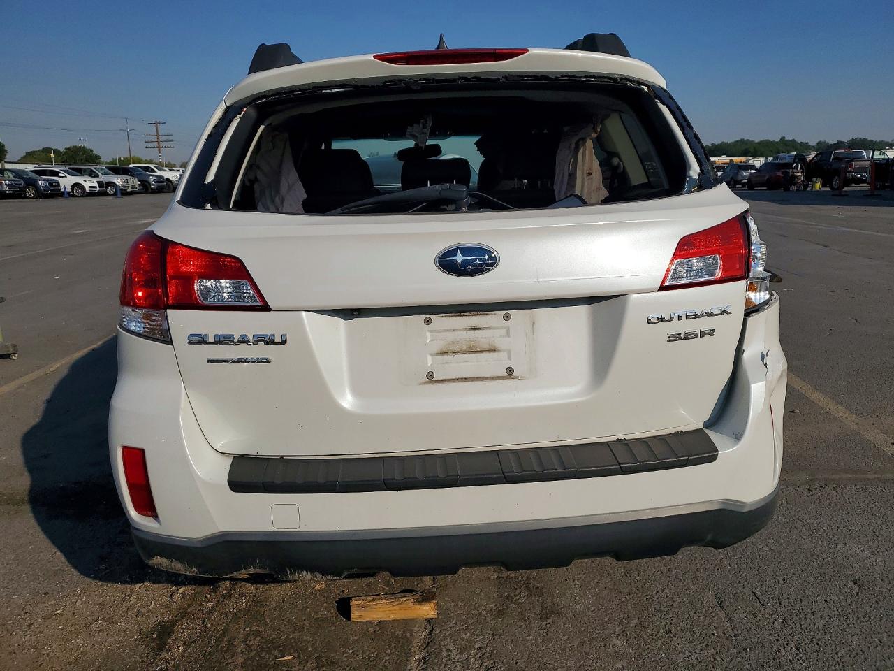 2013 Subaru Outback 3.6r Limited White vin: 4S4BRDSCXD2292534