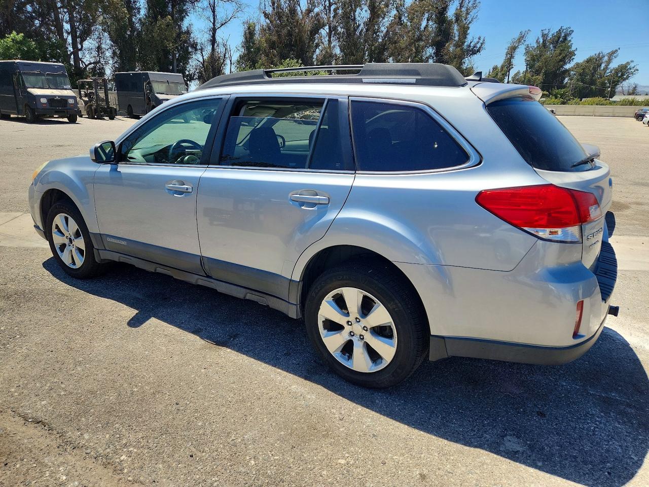 2012 Subaru Outback 3.6r Premium Серебряный vin: 4S4BREHCXC2263532