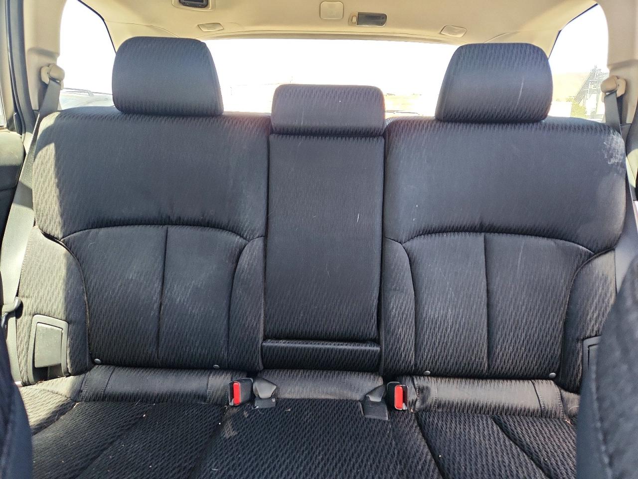 2012 Subaru Outback 3.6r Premium Серебряный vin: 4S4BREHCXC2263532