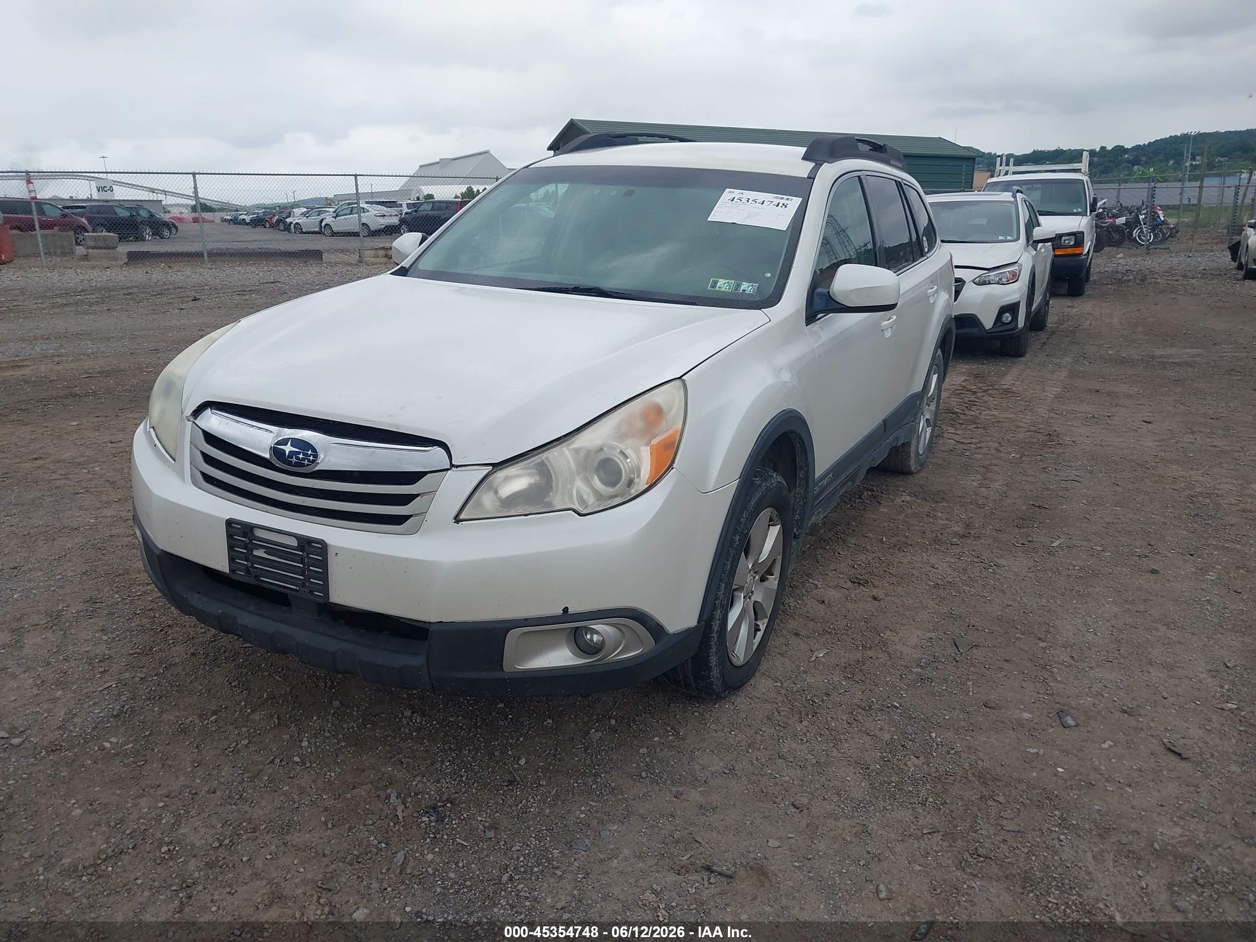 2010 Subaru Outback 3.6r Limited White vin: 4S4BREJCXA2316446