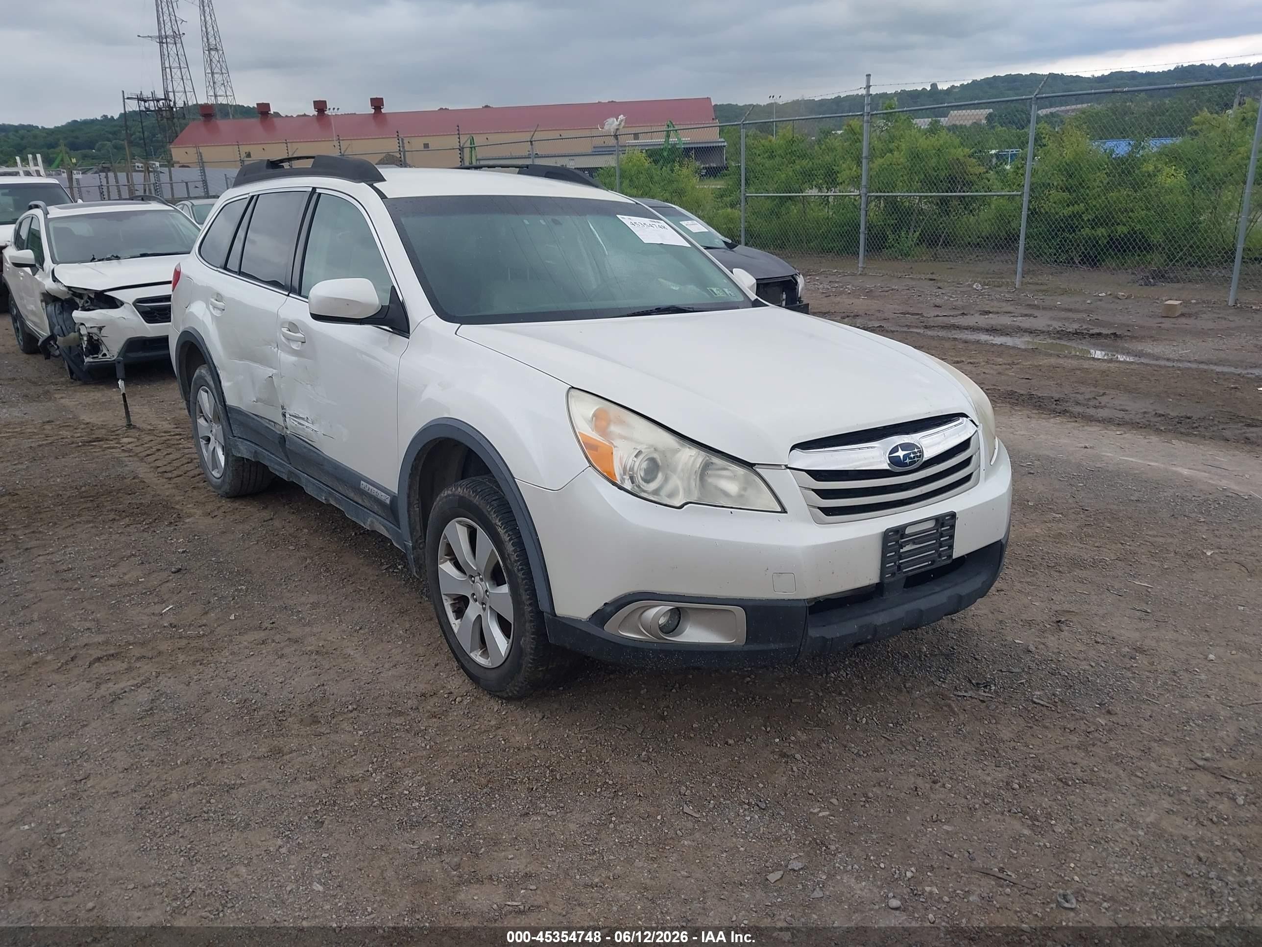 2010 Subaru Outback 3.6r Limited White vin: 4S4BREJCXA2316446