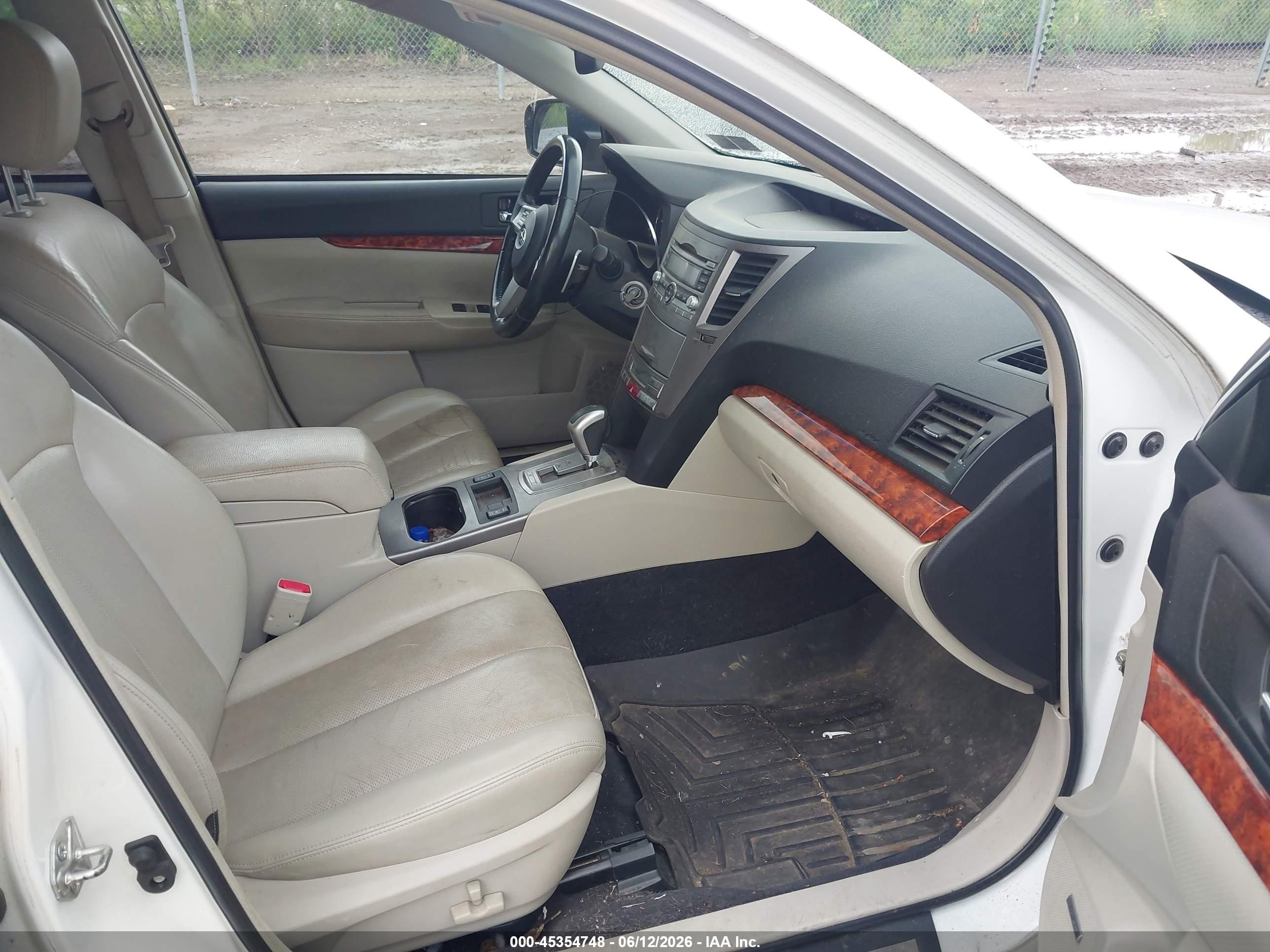 2010 Subaru Outback 3.6r Limited White vin: 4S4BREJCXA2316446