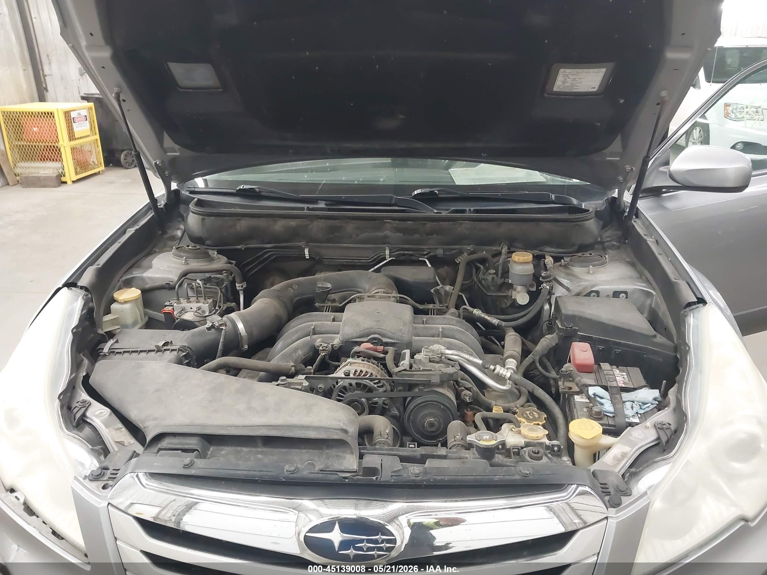 2010 Subaru Outback 3.6r Limited Silver vin: 4S4BREKC0A2316129