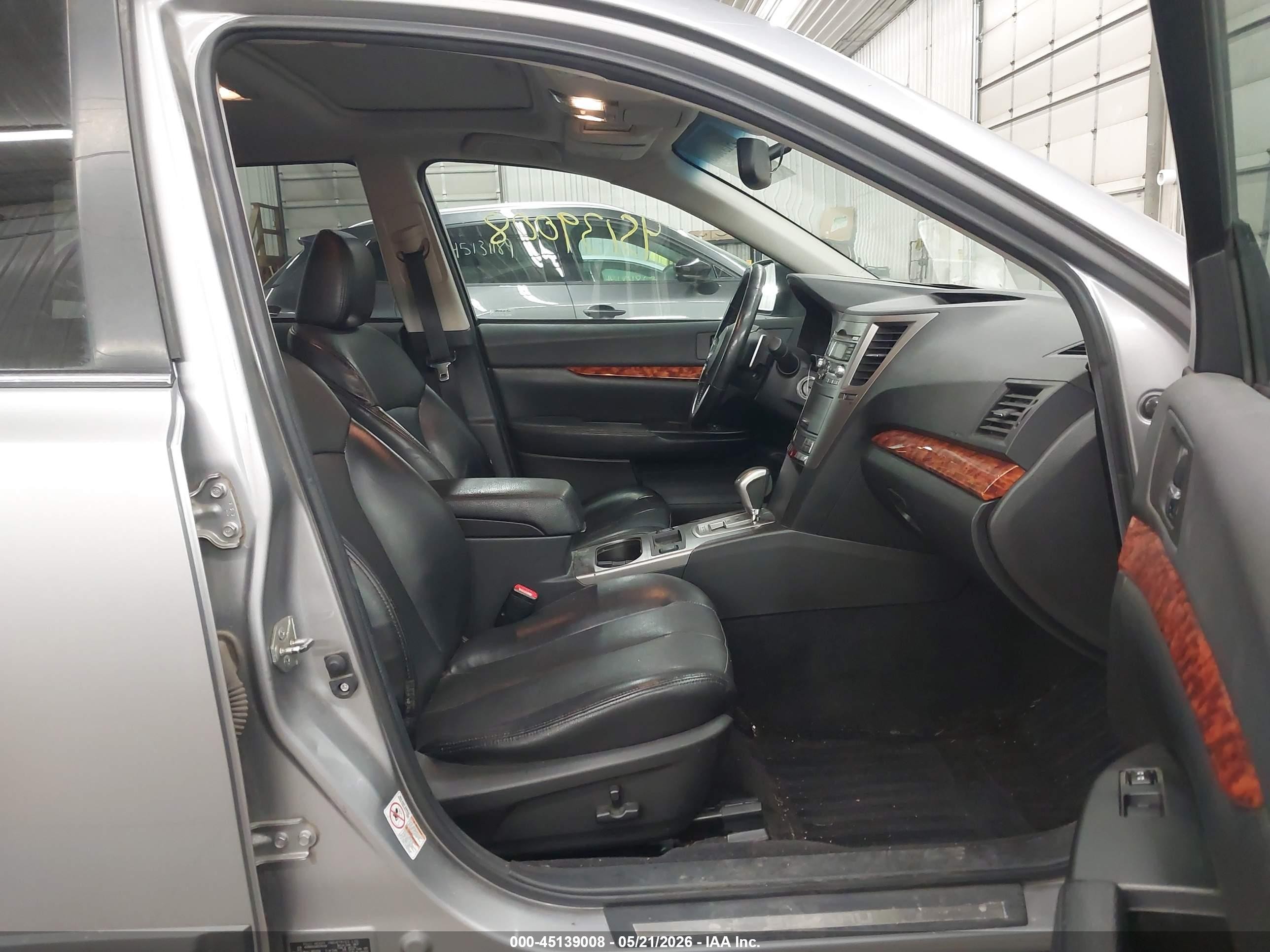 2010 Subaru Outback 3.6r Limited Silver vin: 4S4BREKC0A2316129