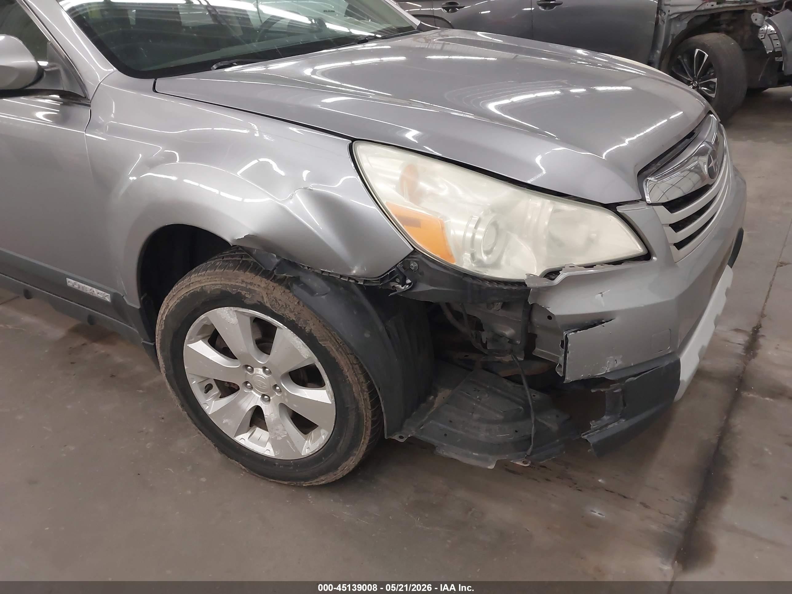 2010 Subaru Outback 3.6r Limited Silver vin: 4S4BREKC0A2316129