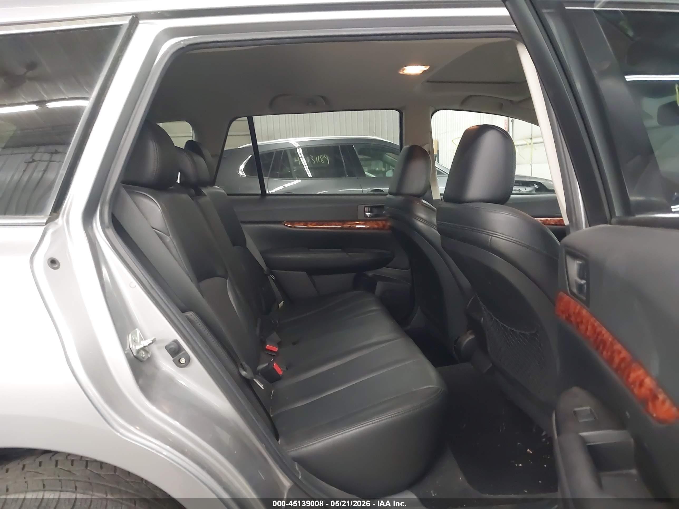 2010 Subaru Outback 3.6r Limited Silver vin: 4S4BREKC0A2316129