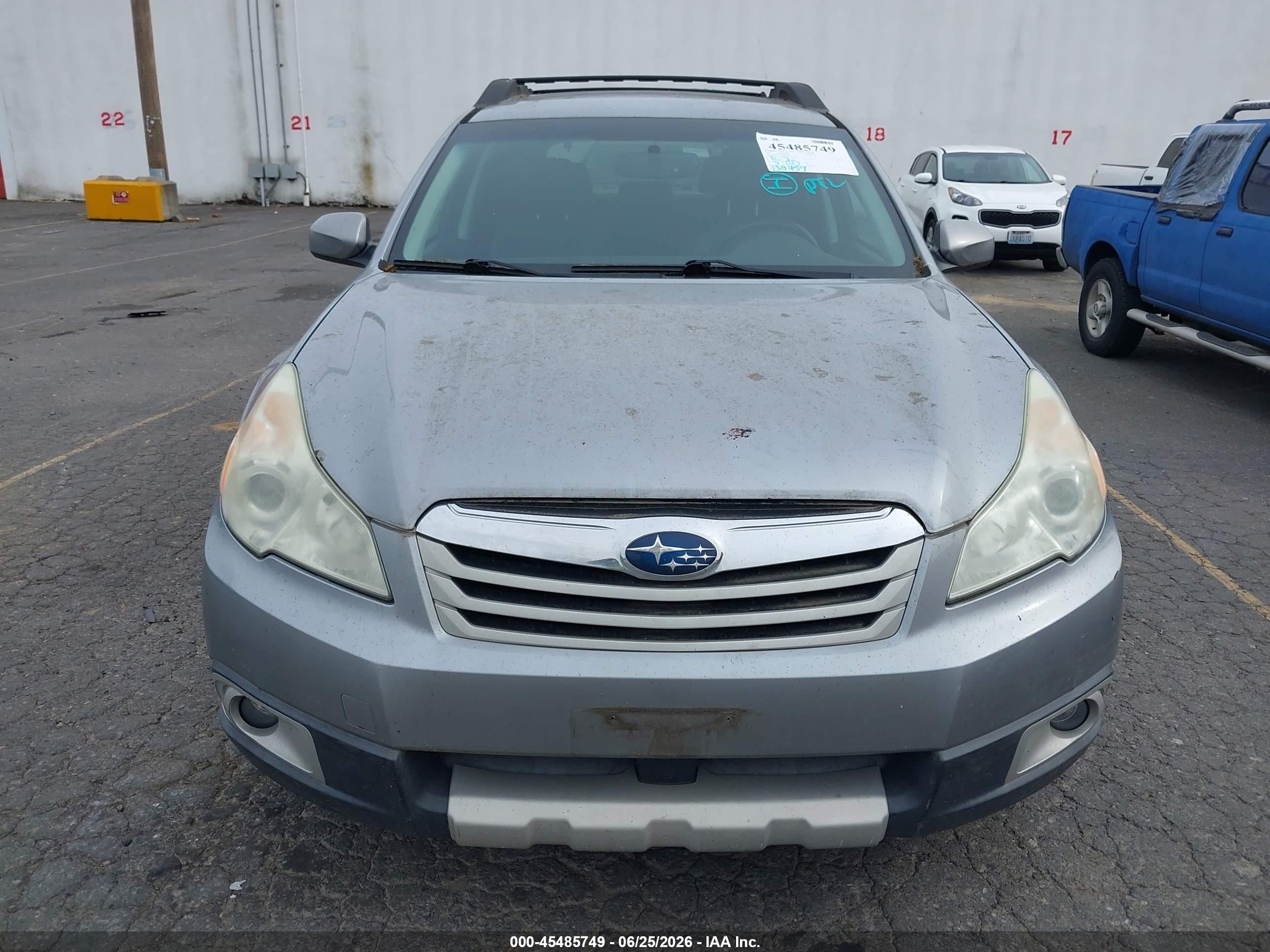 2010 Subaru Outback 3.6r Limited Silver vin: 4S4BREKCXA2362762