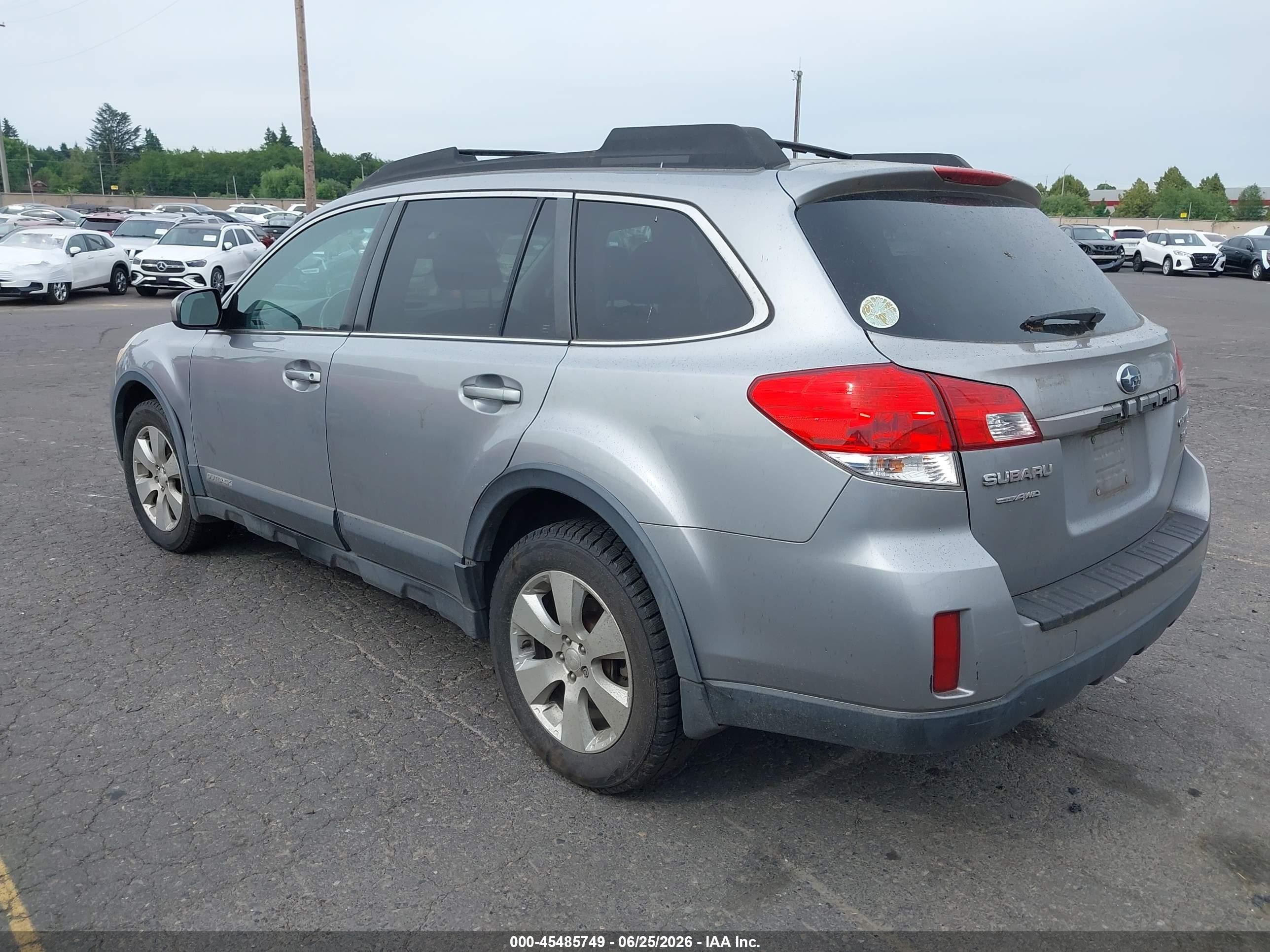 2010 Subaru Outback 3.6r Limited Silver vin: 4S4BREKCXA2362762