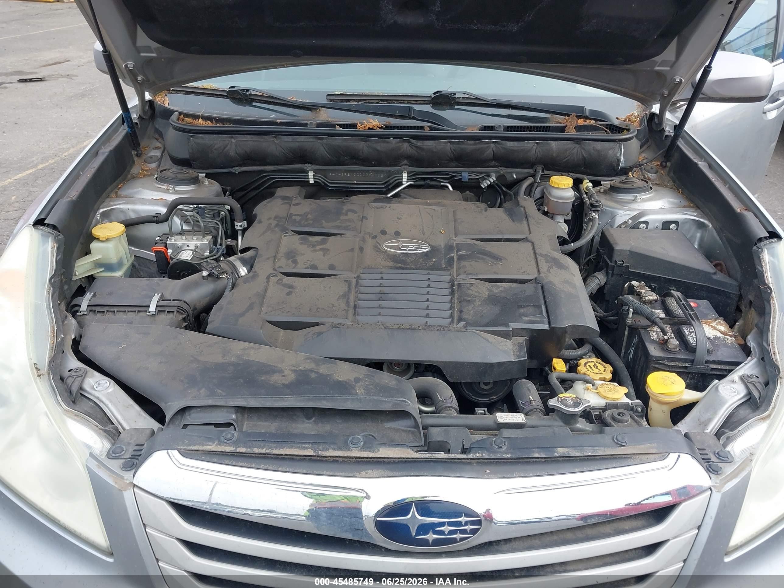 2010 Subaru Outback 3.6r Limited Silver vin: 4S4BREKCXA2362762
