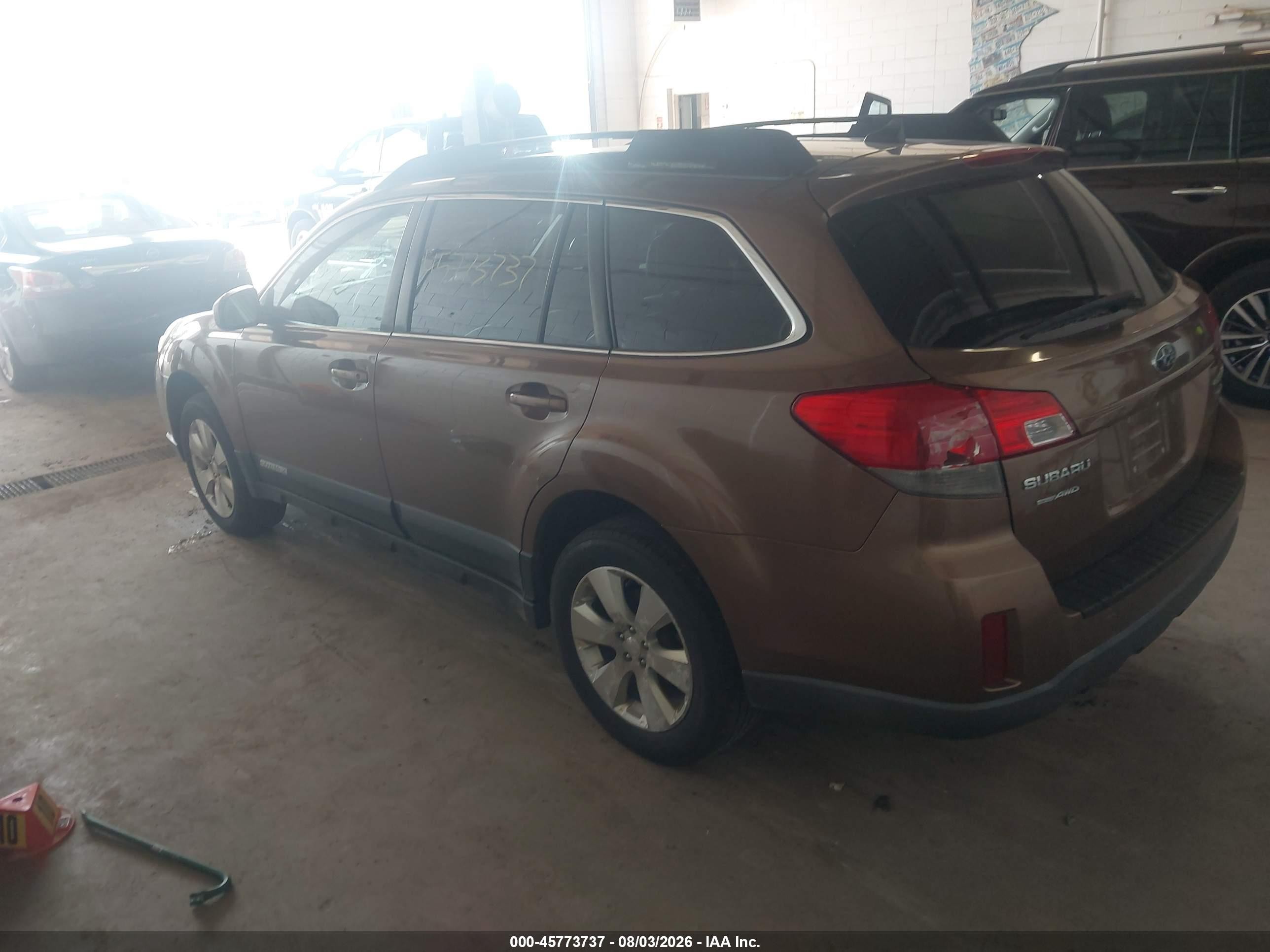 2011 Subaru Outback 3.6r Limited Коричневый vin: 4S4BRELC3B2351103