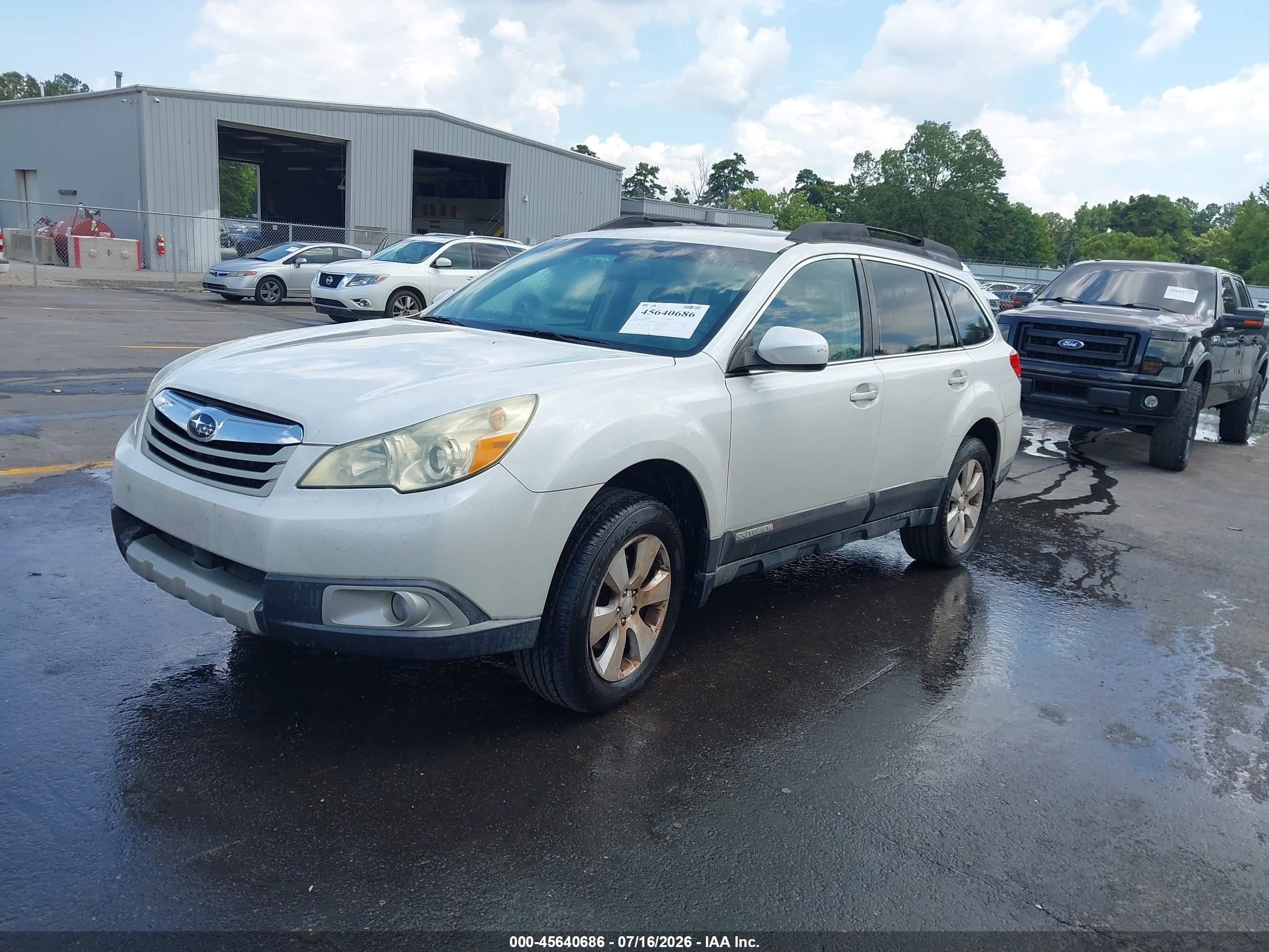 2010 Subaru Outback 3.6r Limited White vin: 4S4BRELC4A2315113