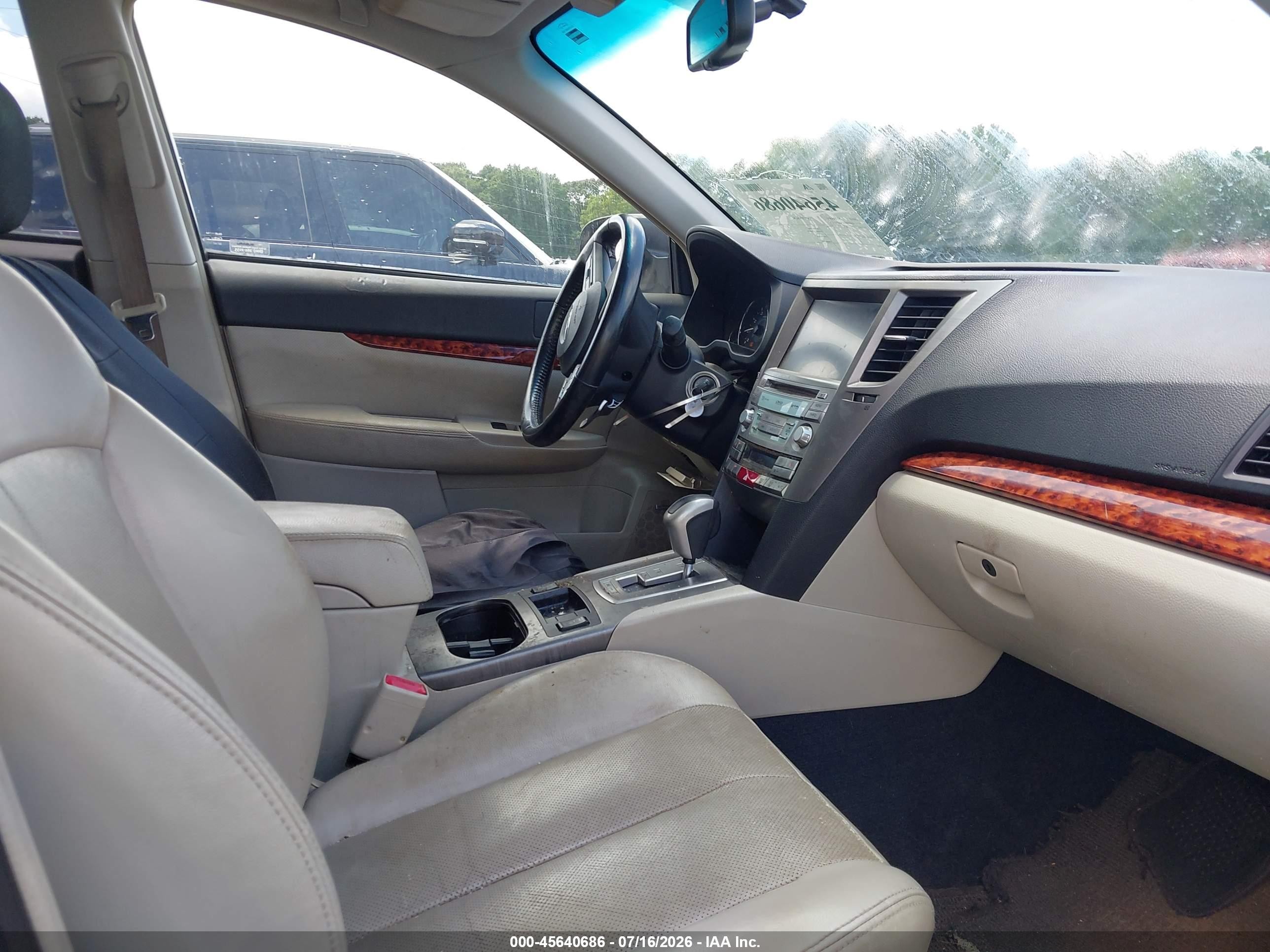 2010 Subaru Outback 3.6r Limited White vin: 4S4BRELC4A2315113