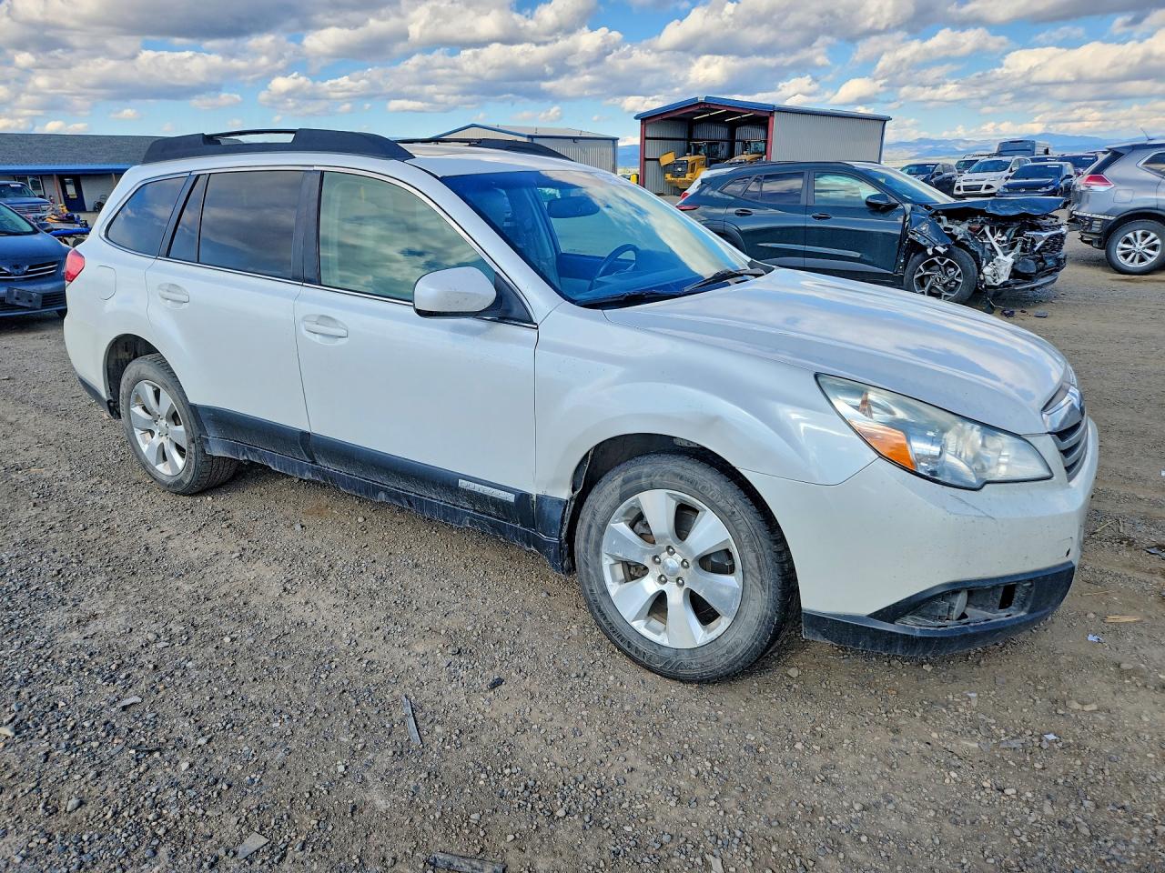2011 Subaru Outback 3.6r Limited White vin: 4S4BRELC6B2409060