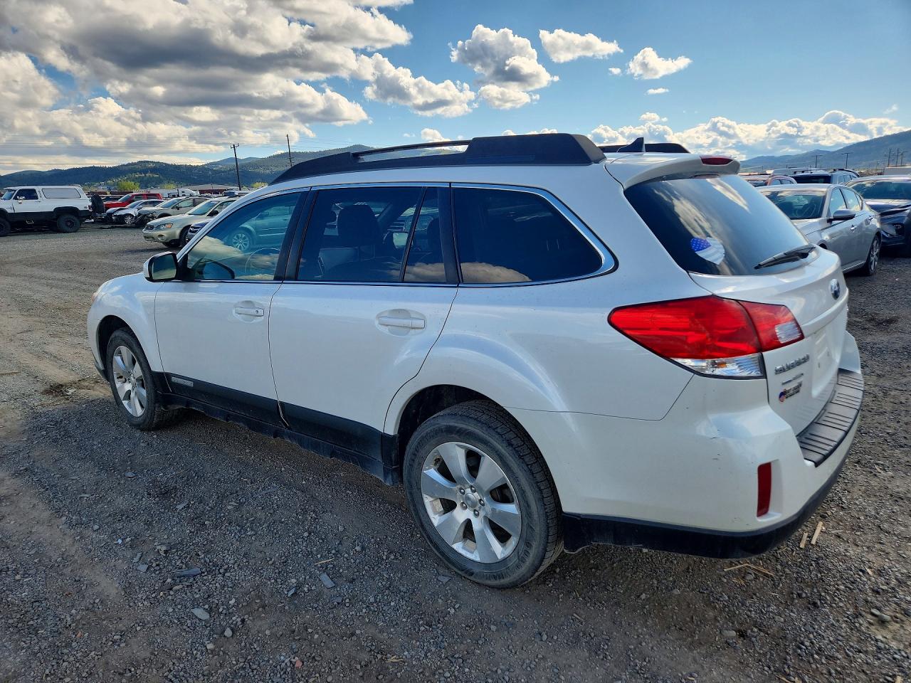 2011 Subaru Outback 3.6r Limited White vin: 4S4BRELC6B2409060
