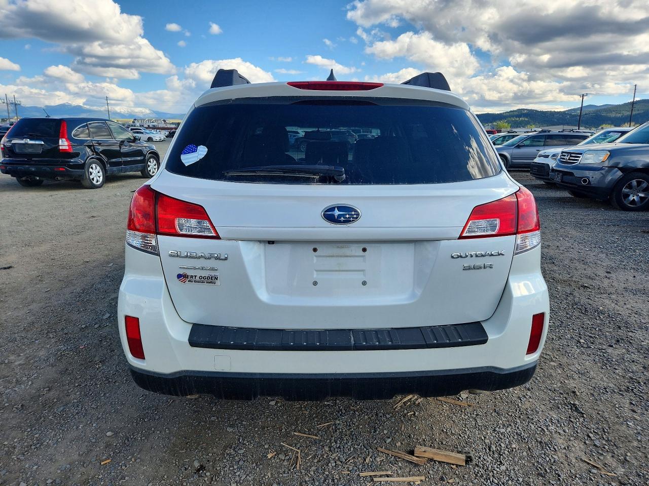 2011 Subaru Outback 3.6r Limited White vin: 4S4BRELC6B2409060