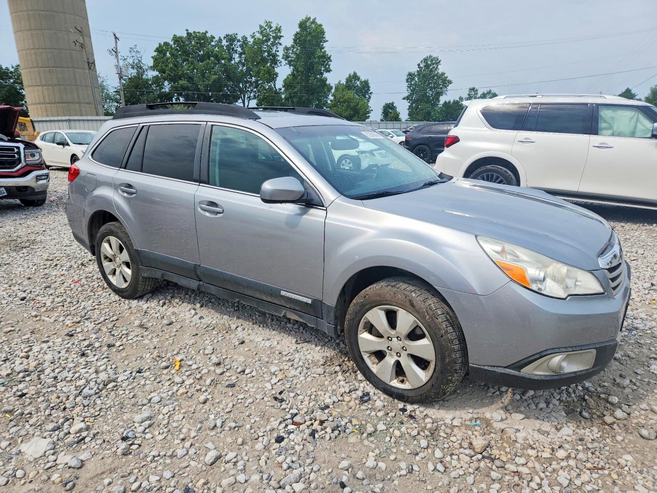 2011 Subaru Outback 3.6r Limited Silver vin: 4S4BRELC7B2350651