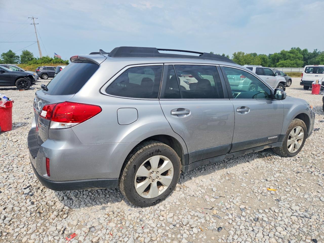 2011 Subaru Outback 3.6r Limited Silver vin: 4S4BRELC7B2350651