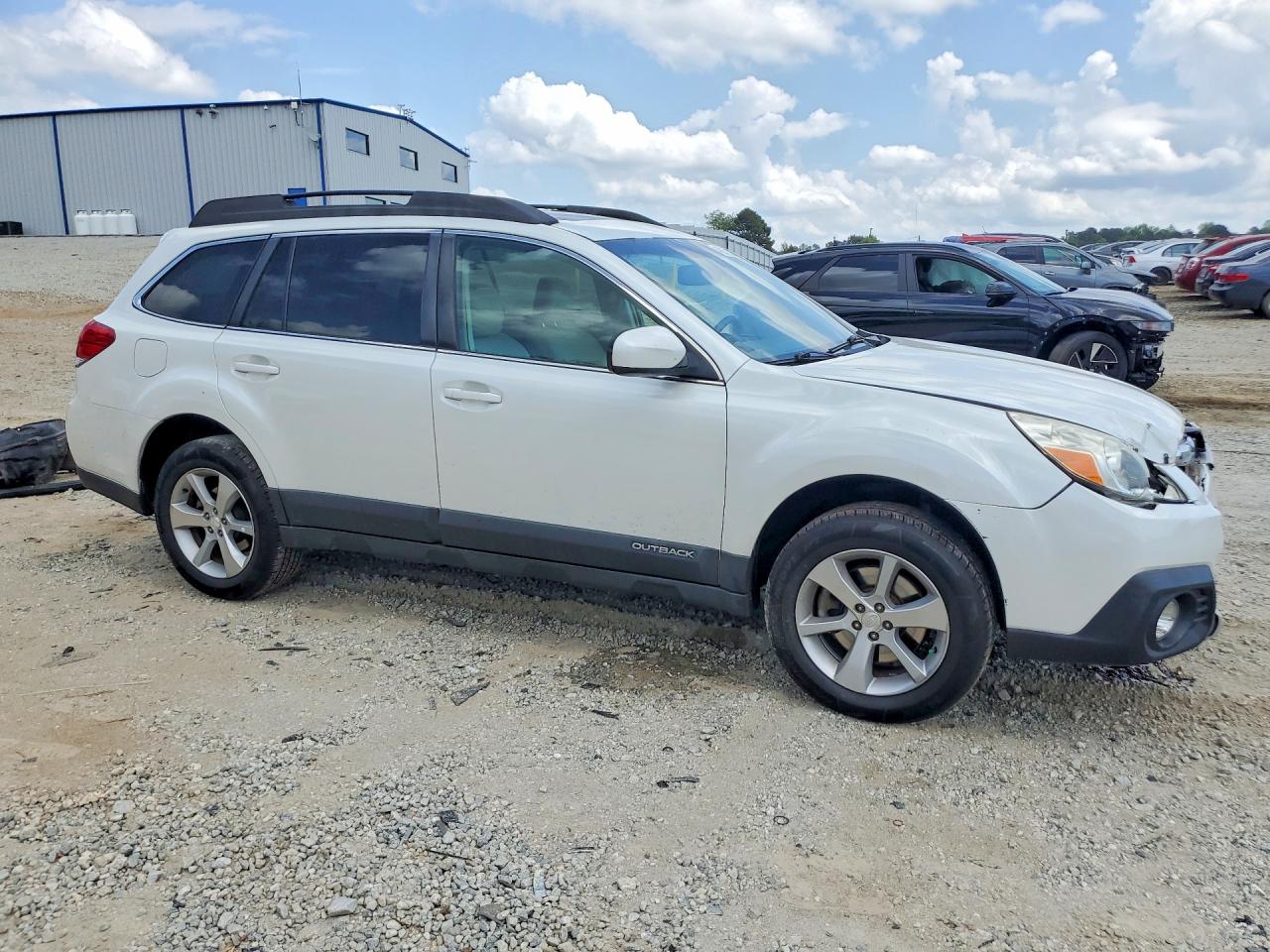 2013 Subaru Outback 3.6r Limited White vin: 4S4BRELCXD2211004