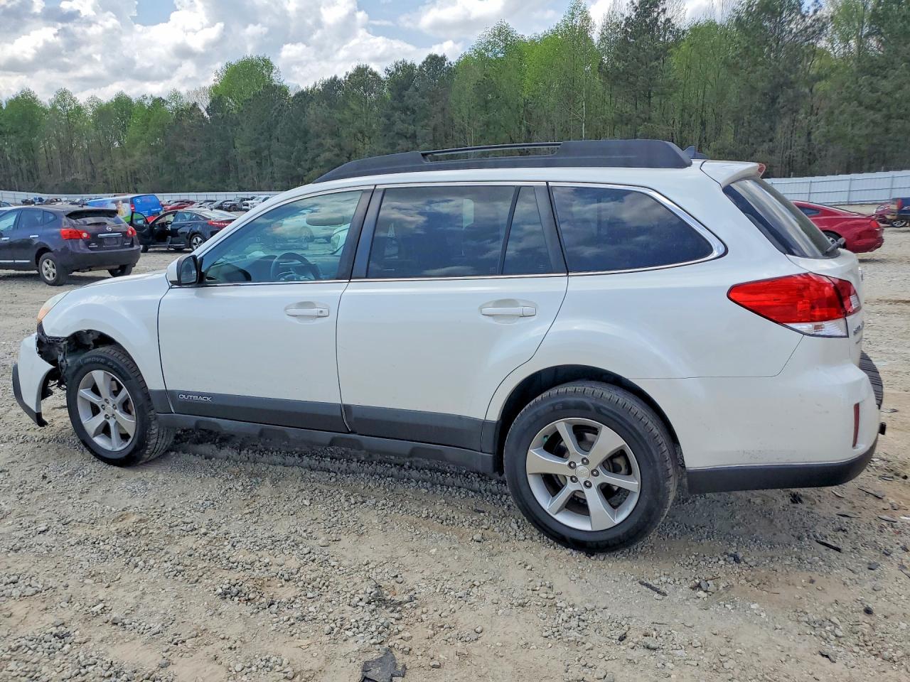 2013 Subaru Outback 3.6r Limited White vin: 4S4BRELCXD2211004
