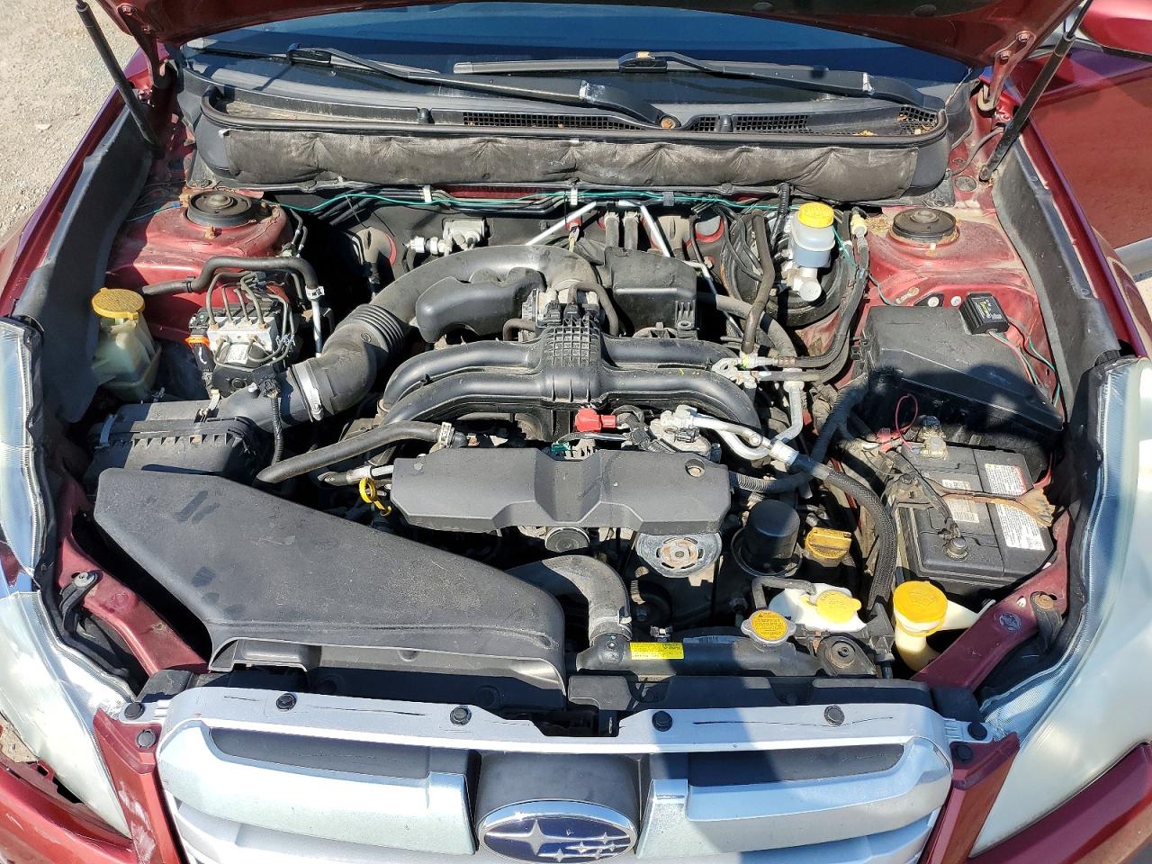 2014 Subaru Outback 2.5i Premium Red vin: 4S4BRGBC0E3273228