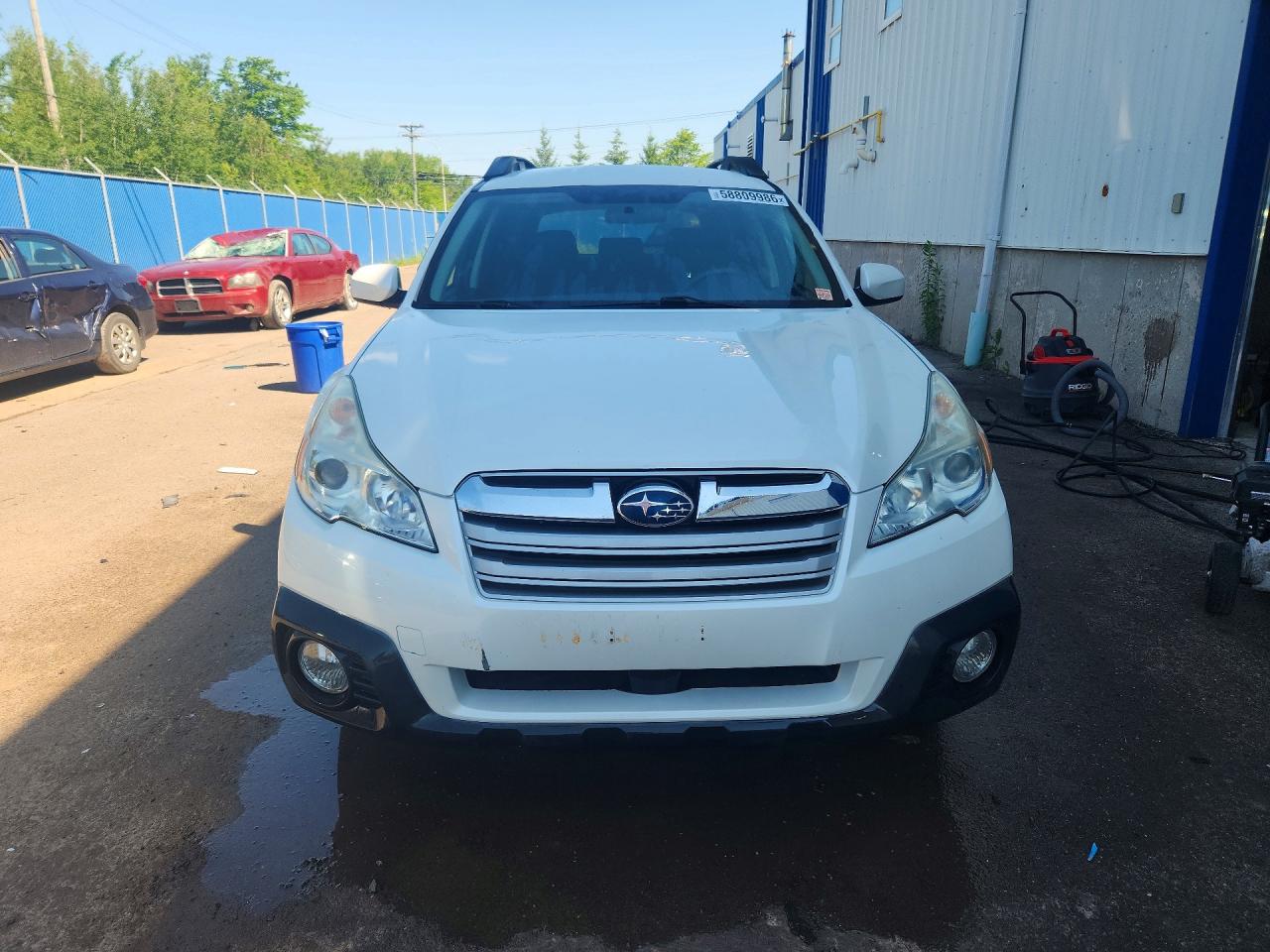 2014 Subaru Outback 2.5i Premium White vin: 4S4BRGBC9E3265726