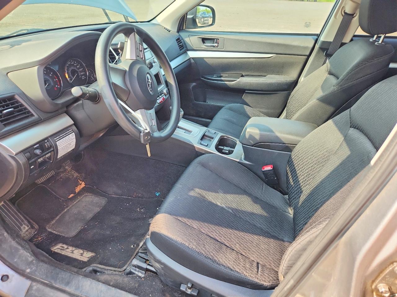 2010 Subaru Outback 2.5i Premium Серебряный vin: 4S4BRHBC9A3365809