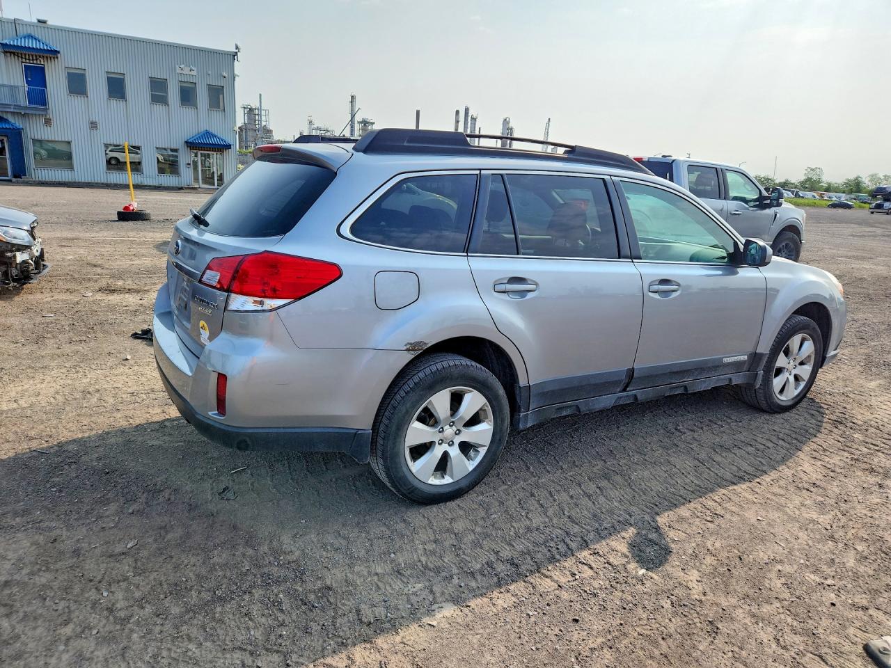 2010 Subaru Outback 2.5i Premium Серебряный vin: 4S4BRHBC9A3365809