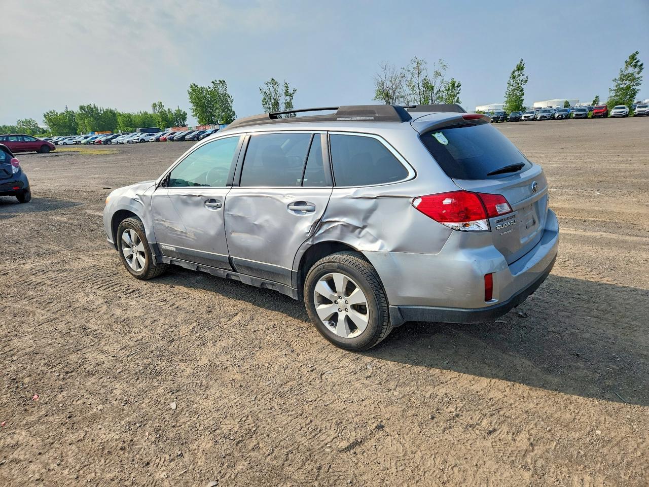 2010 Subaru Outback 2.5i Premium Серебряный vin: 4S4BRHBC9A3365809